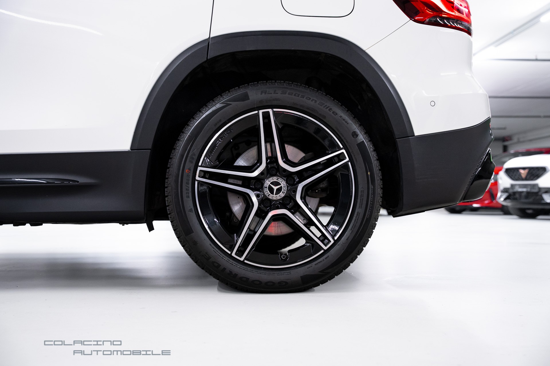 MERCEDES-BENZ GLB 250 AMG Line 4 MATIC 8G-Tronic-image-9
