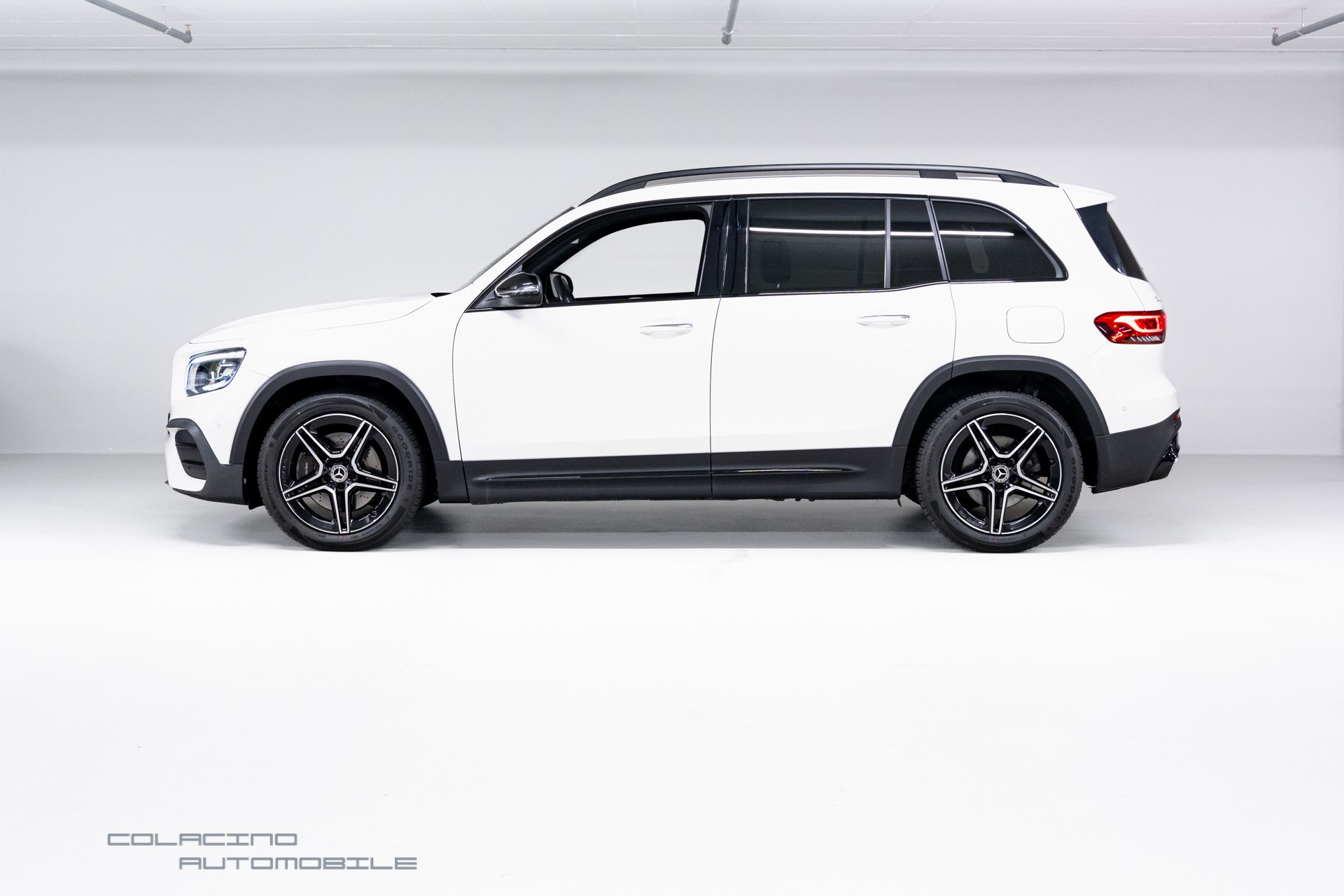 MERCEDES-BENZ GLB 250 AMG Line 4 MATIC 8G-Tronic-image-6