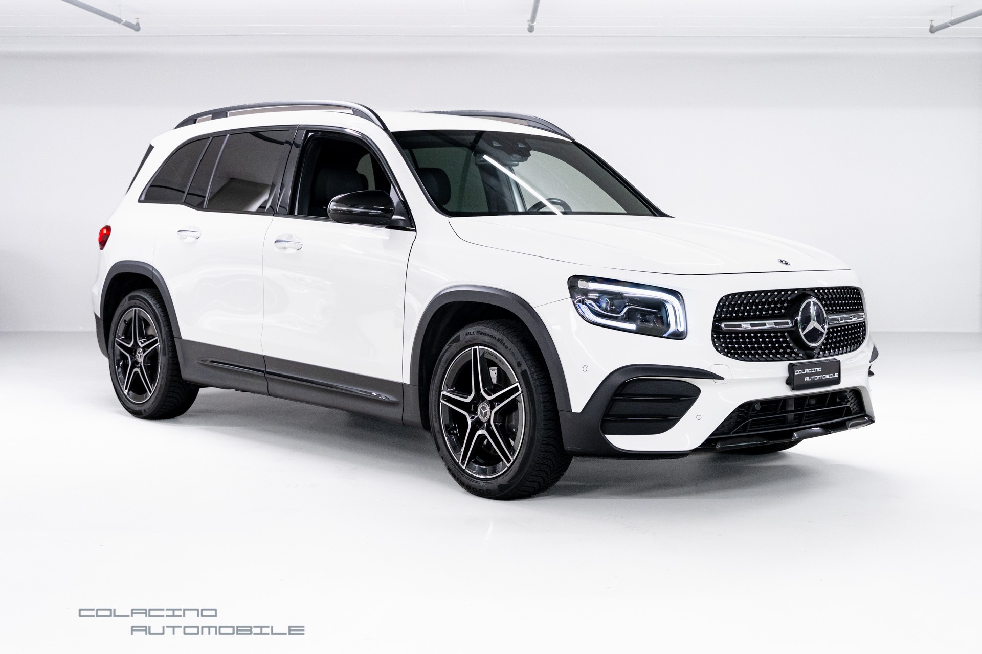 MERCEDES-BENZ GLB 250 AMG Line 4 MATIC 8G-Tronic-showroom-element-2