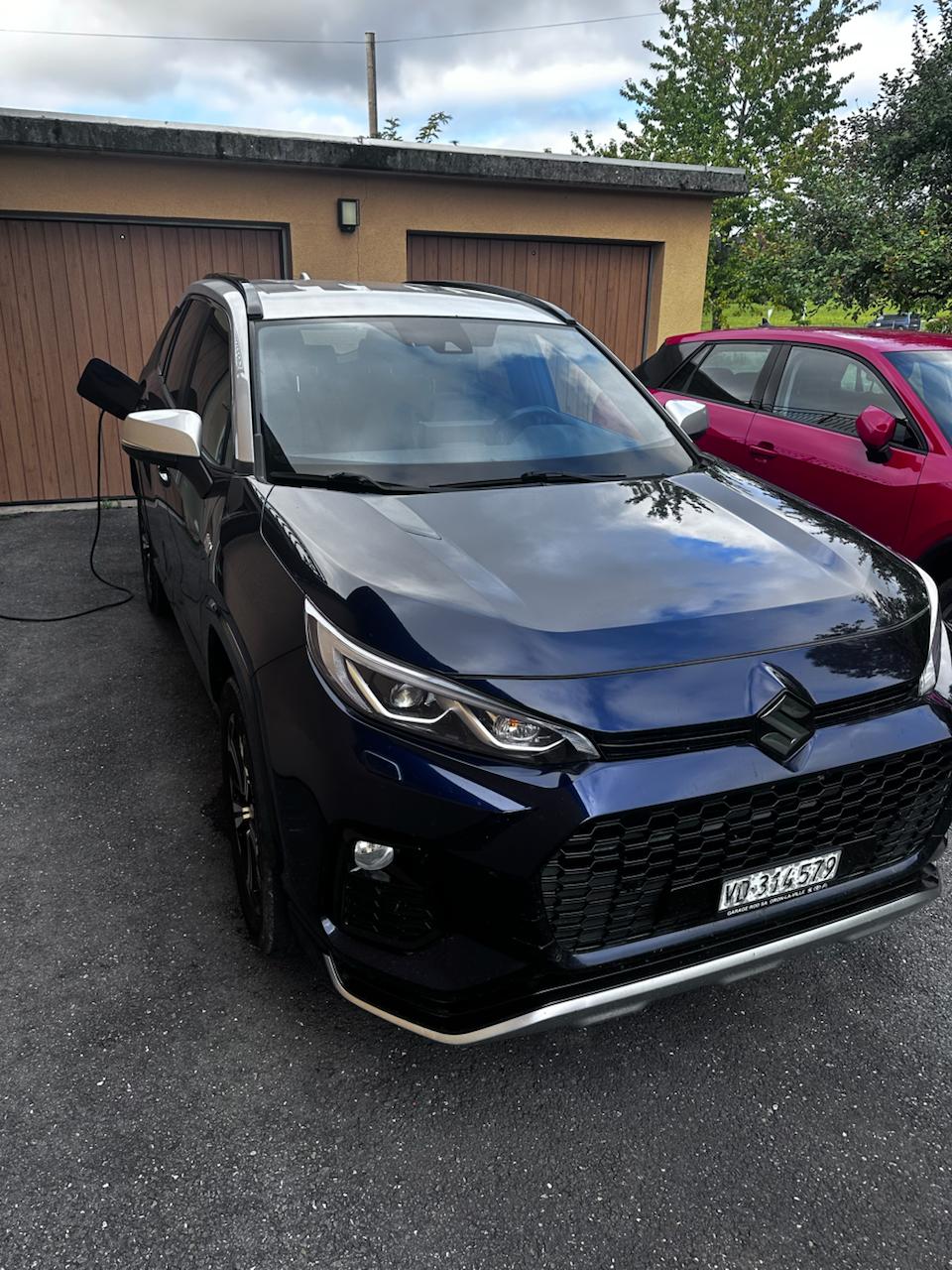 SUZUKI 2.5 Plug-in-Hybrid (PHEV) Compact Top 4x4
