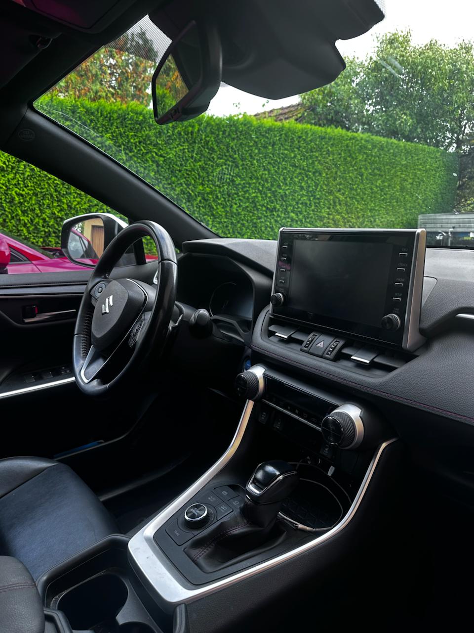 SUZUKI 2.5 Plug-in-Hybrid (PHEV) Compact Top 4x4-image-4