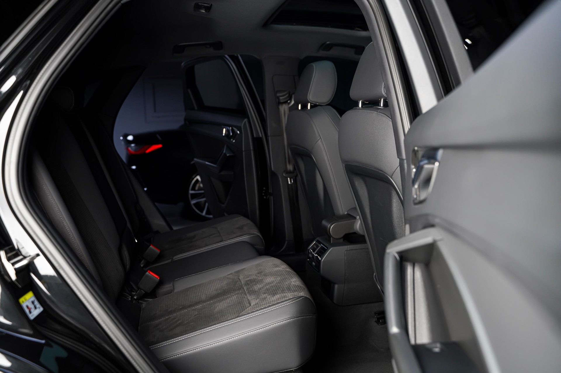AUDI Q3 Sportback 40 TDI S line Attraction quattro S-tronic-image-14