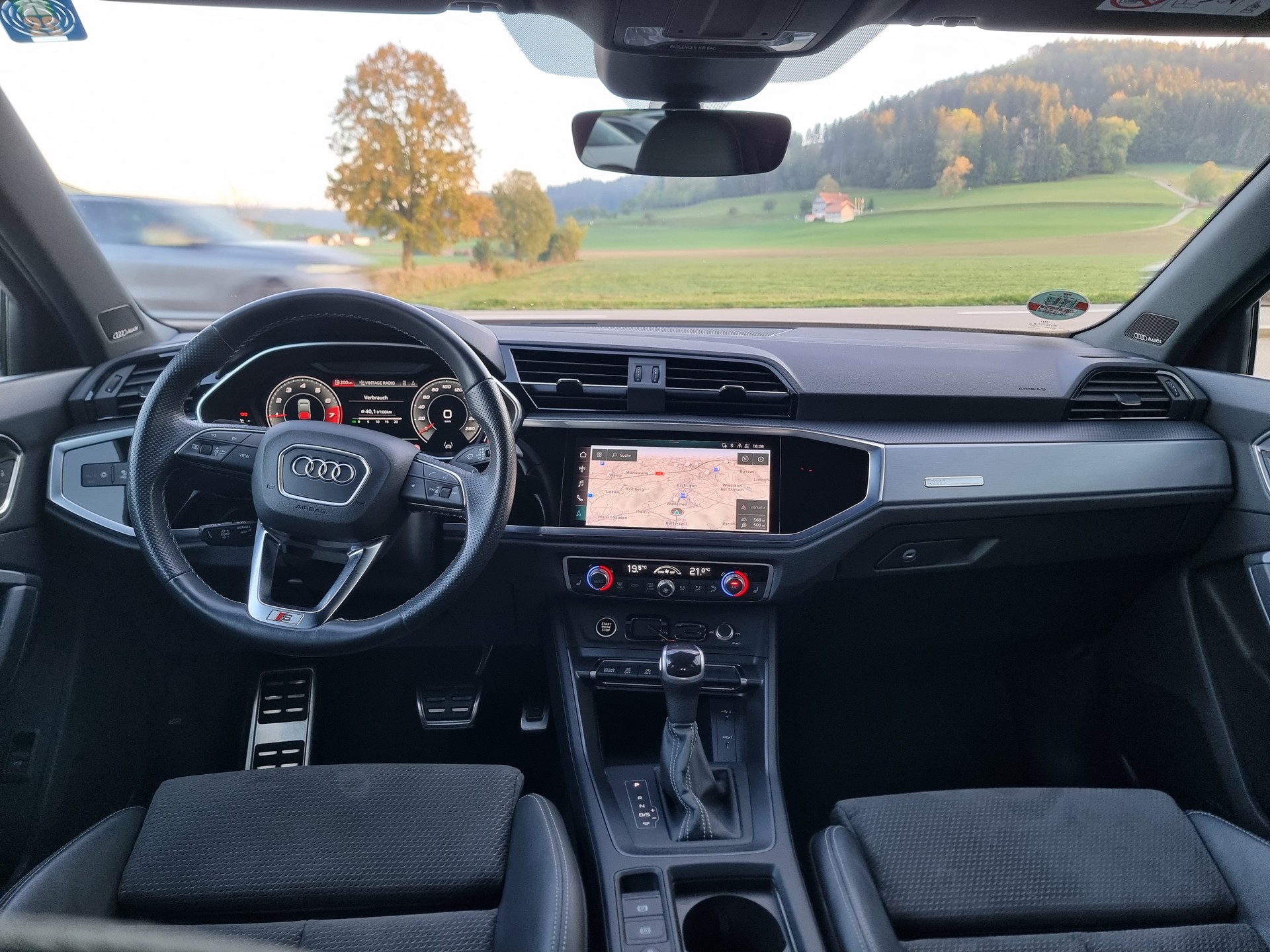 AUDI Q3 Sportback 35 TFSI S line Attraction S-tronic-image-4