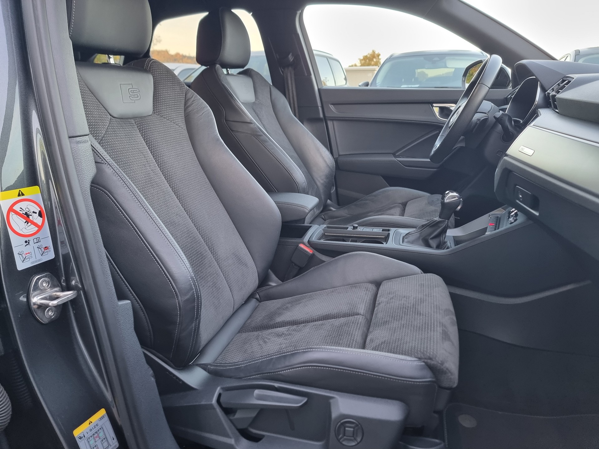 AUDI Q3 Sportback 35 TFSI S line Attraction S-tronic-image-8