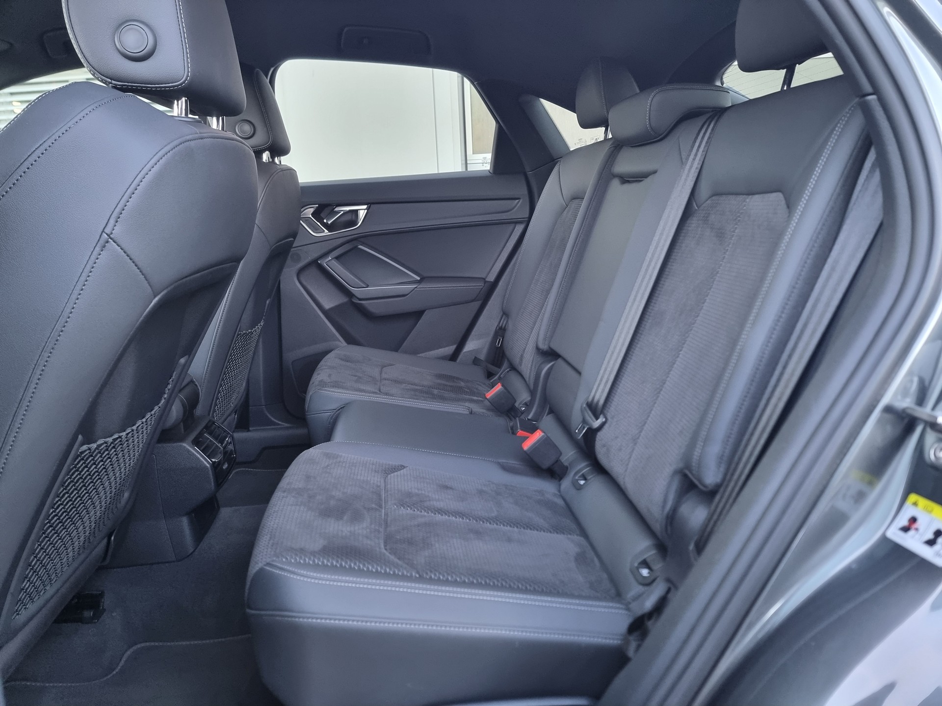 AUDI Q3 Sportback 35 TFSI S line Attraction S-tronic-image-7