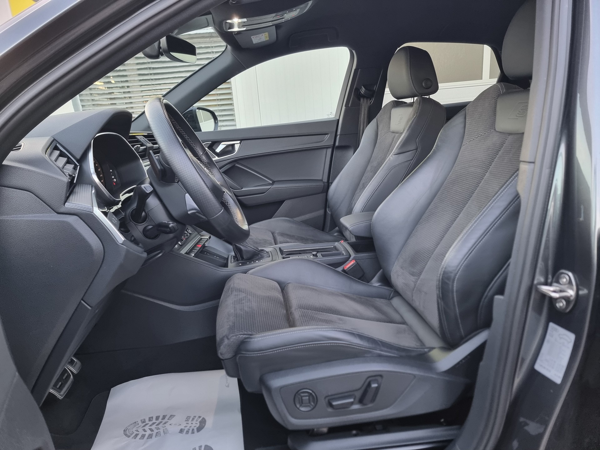 AUDI Q3 Sportback 35 TFSI S line Attraction S-tronic-image-6