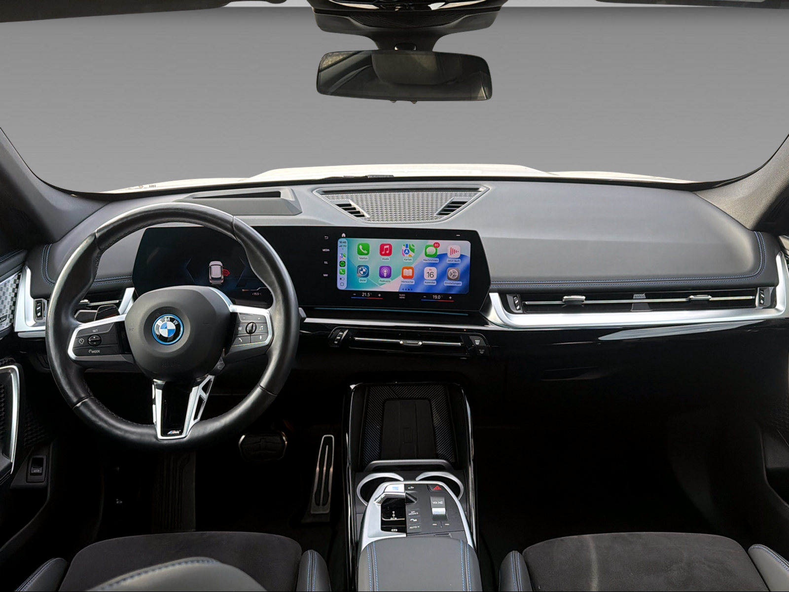 BMW iX1 30 xDrive M Sport-image-16