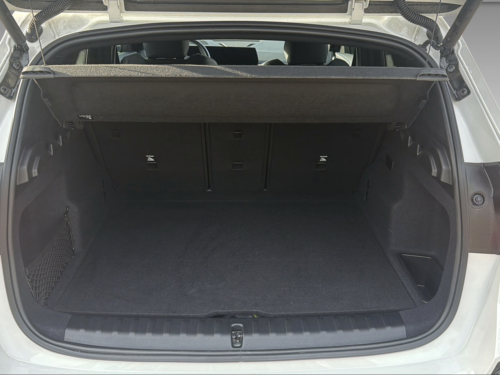 BMW iX1 30 xDrive M Sport-image-25