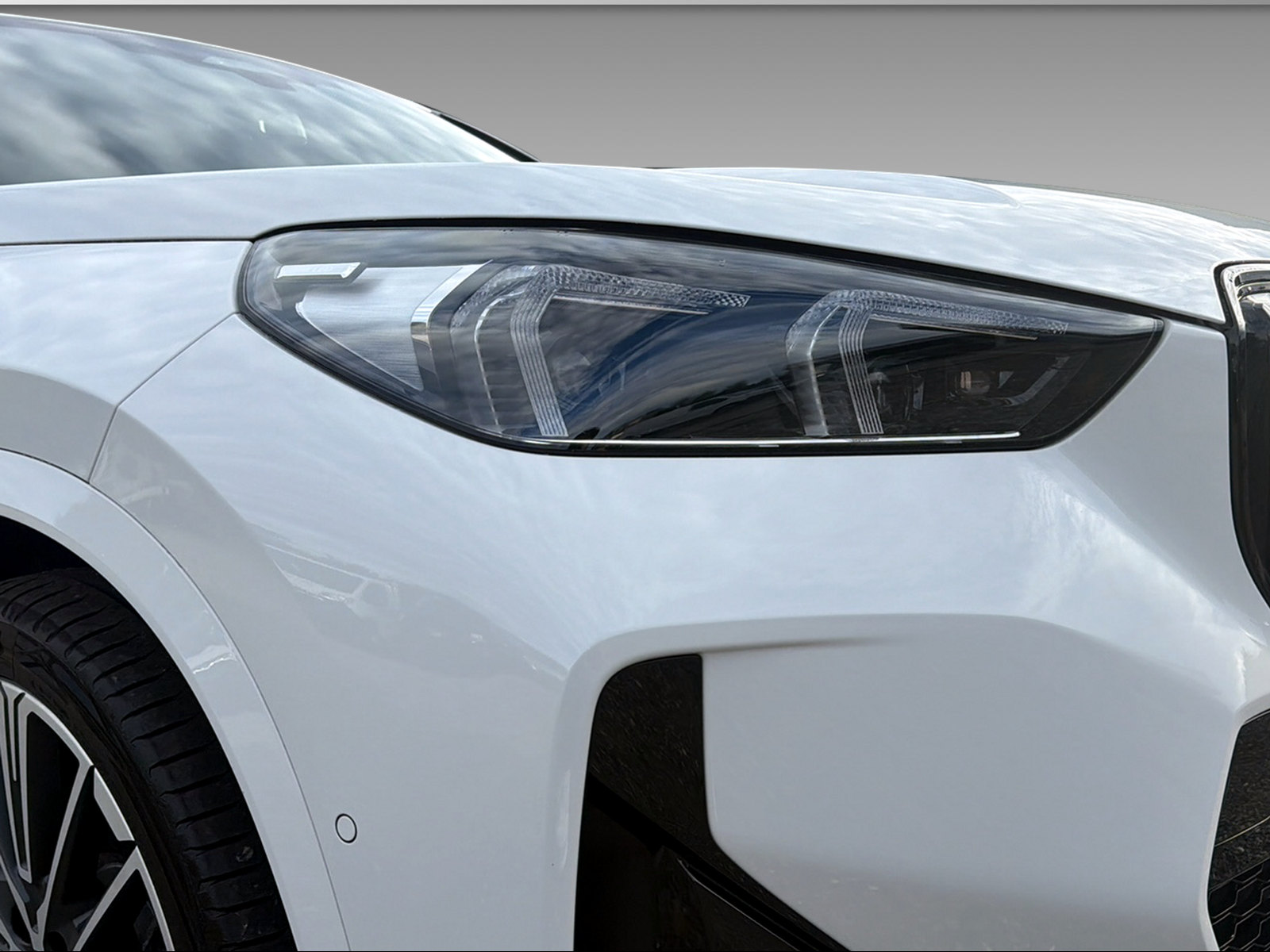 BMW iX1 30 xDrive M Sport-image-10