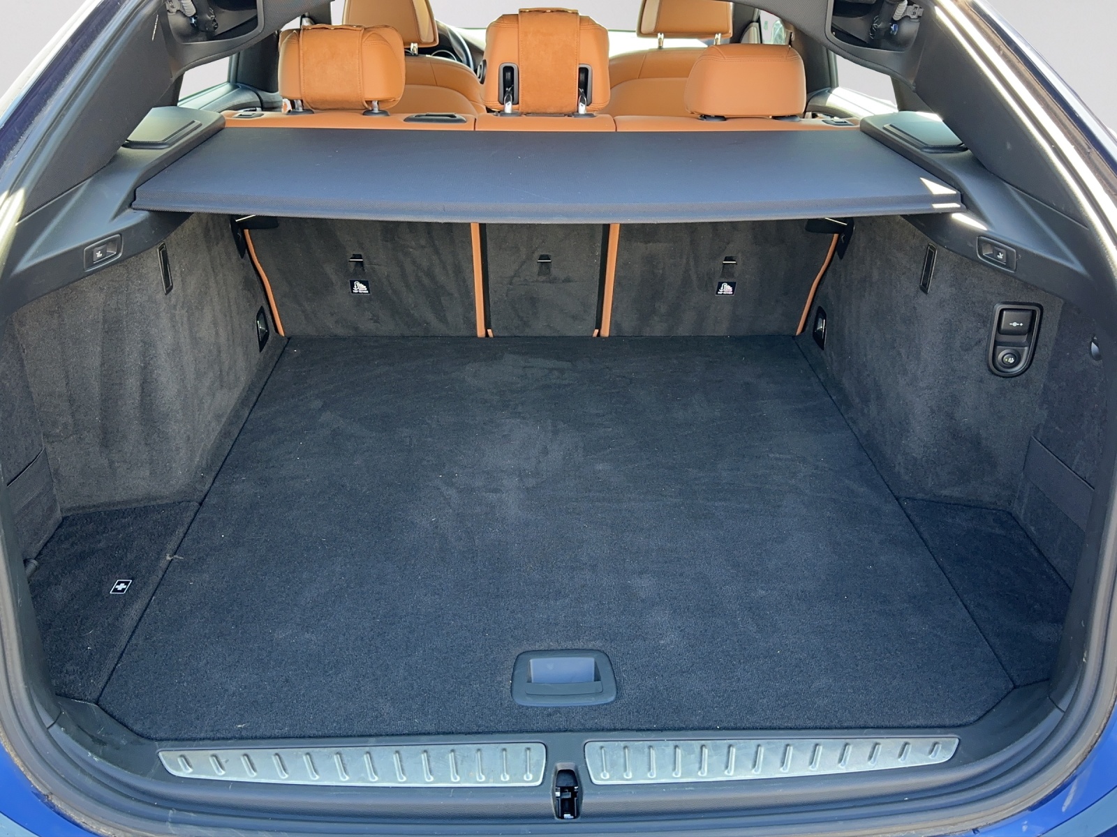BMW 640i GT xDrive Sport Line Steptronic-image-12