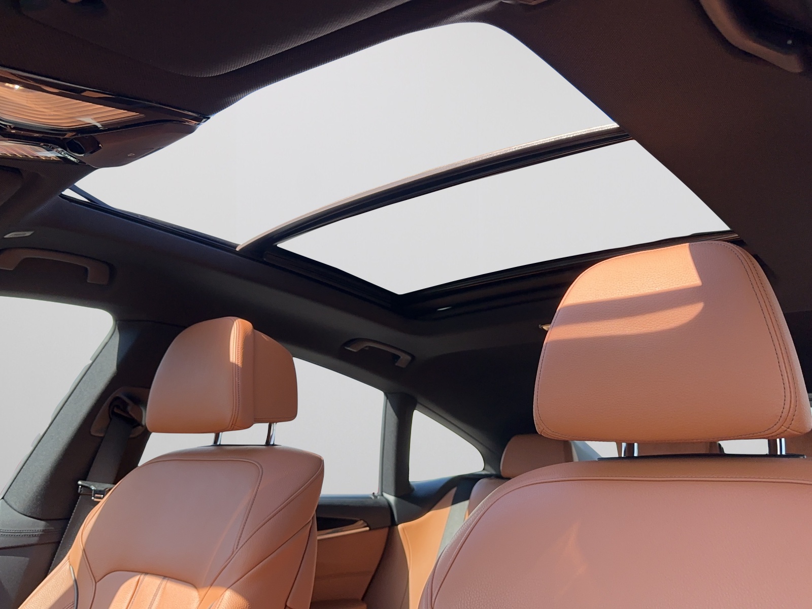 BMW 640i GT xDrive Sport Line Steptronic-image-13