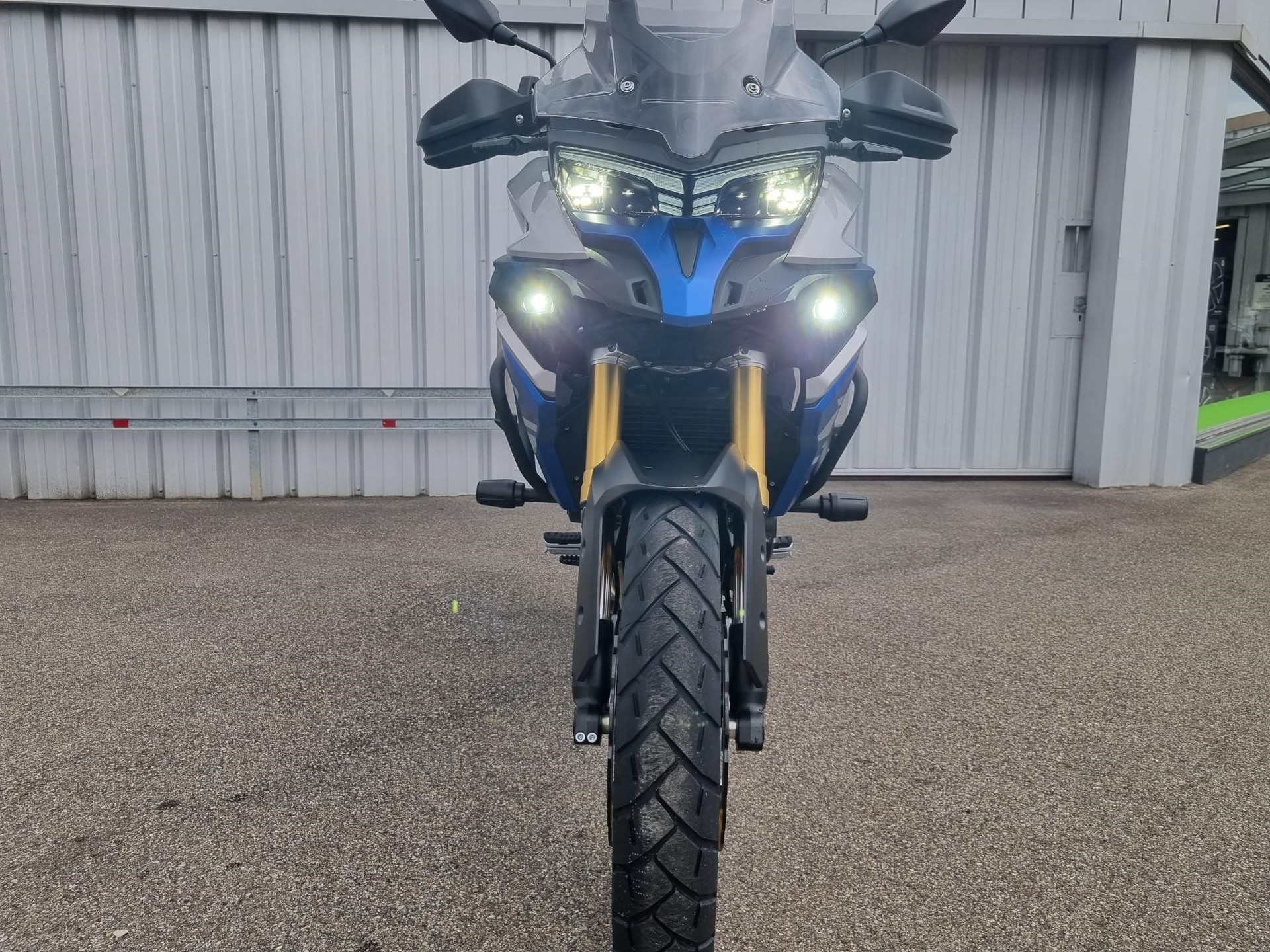 VOGE 525 DSX-image-1
