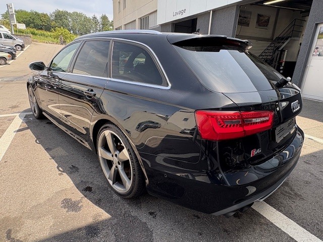 AUDI S6 Avant 4.0 V8 TFSI quattro S-Tronic-image-6