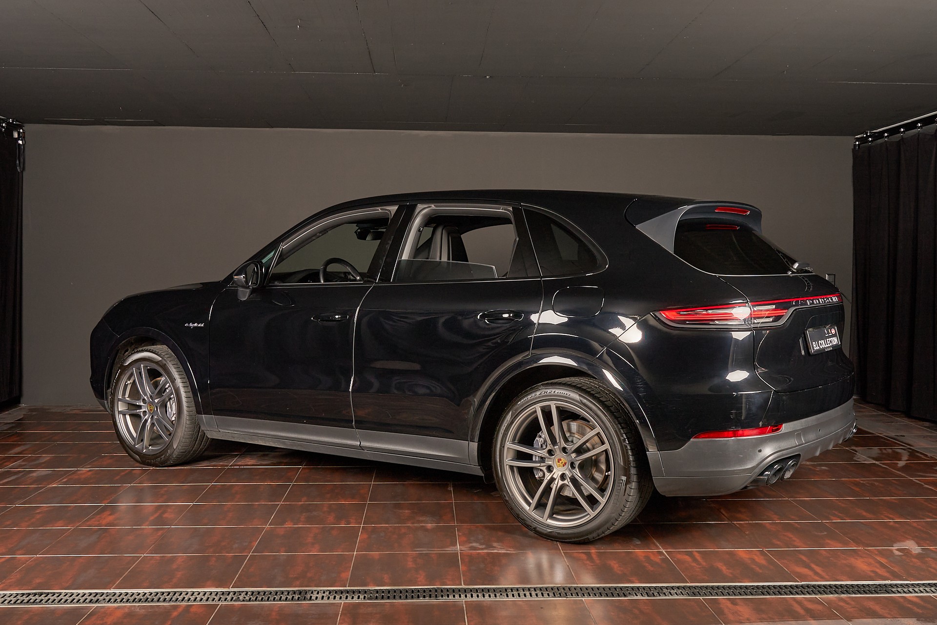 PORSCHE Cayenne E-Hybrid-image-12