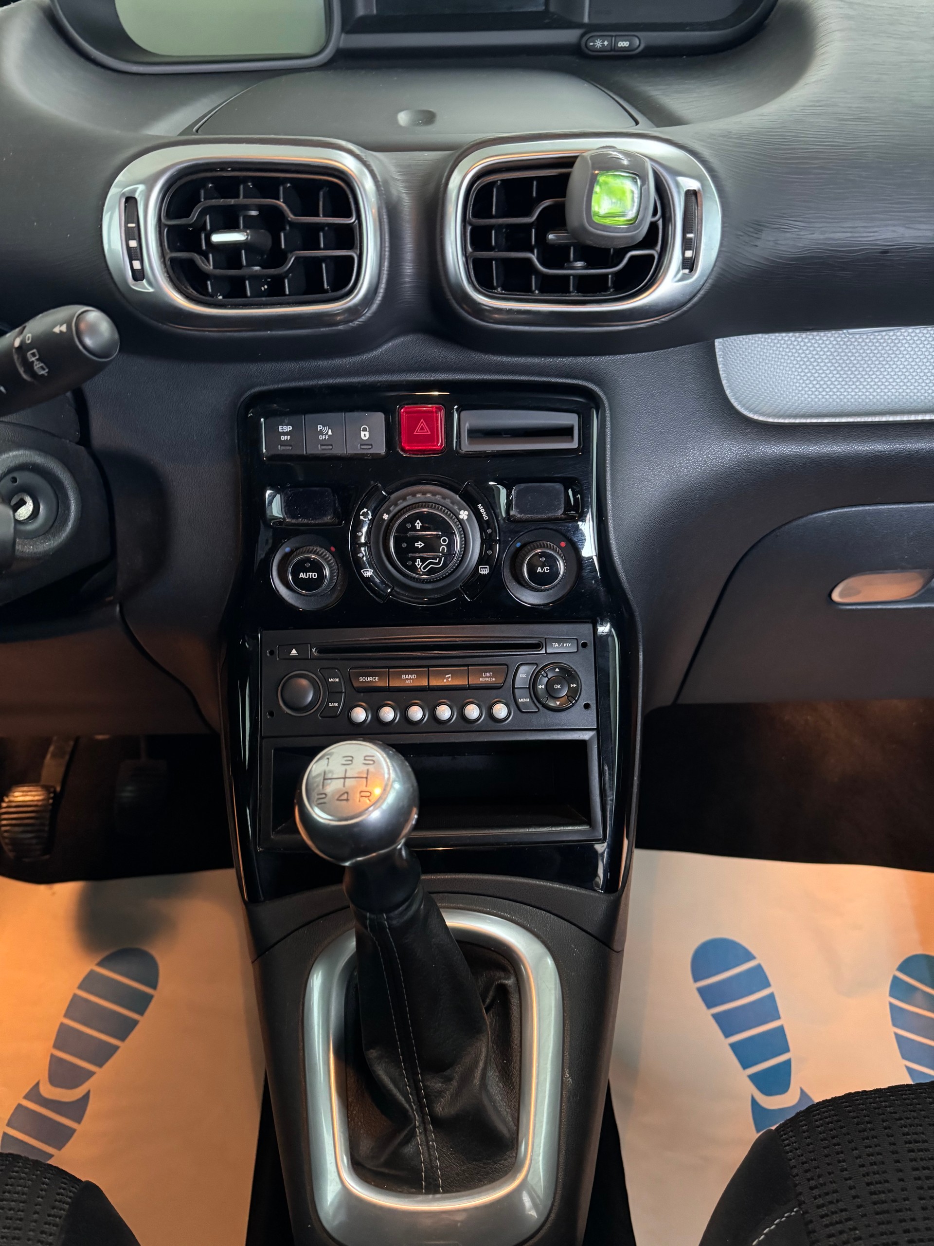 CITROEN C3 Picasso 1.6i 16V Exclusive-image-13