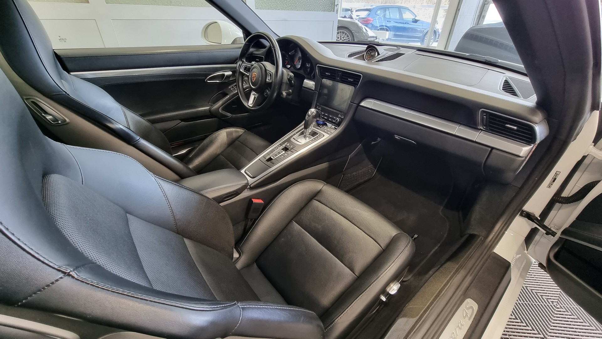 PORSCHE 911 Carrera 4S Cabrio PDK (991.2)-image-9