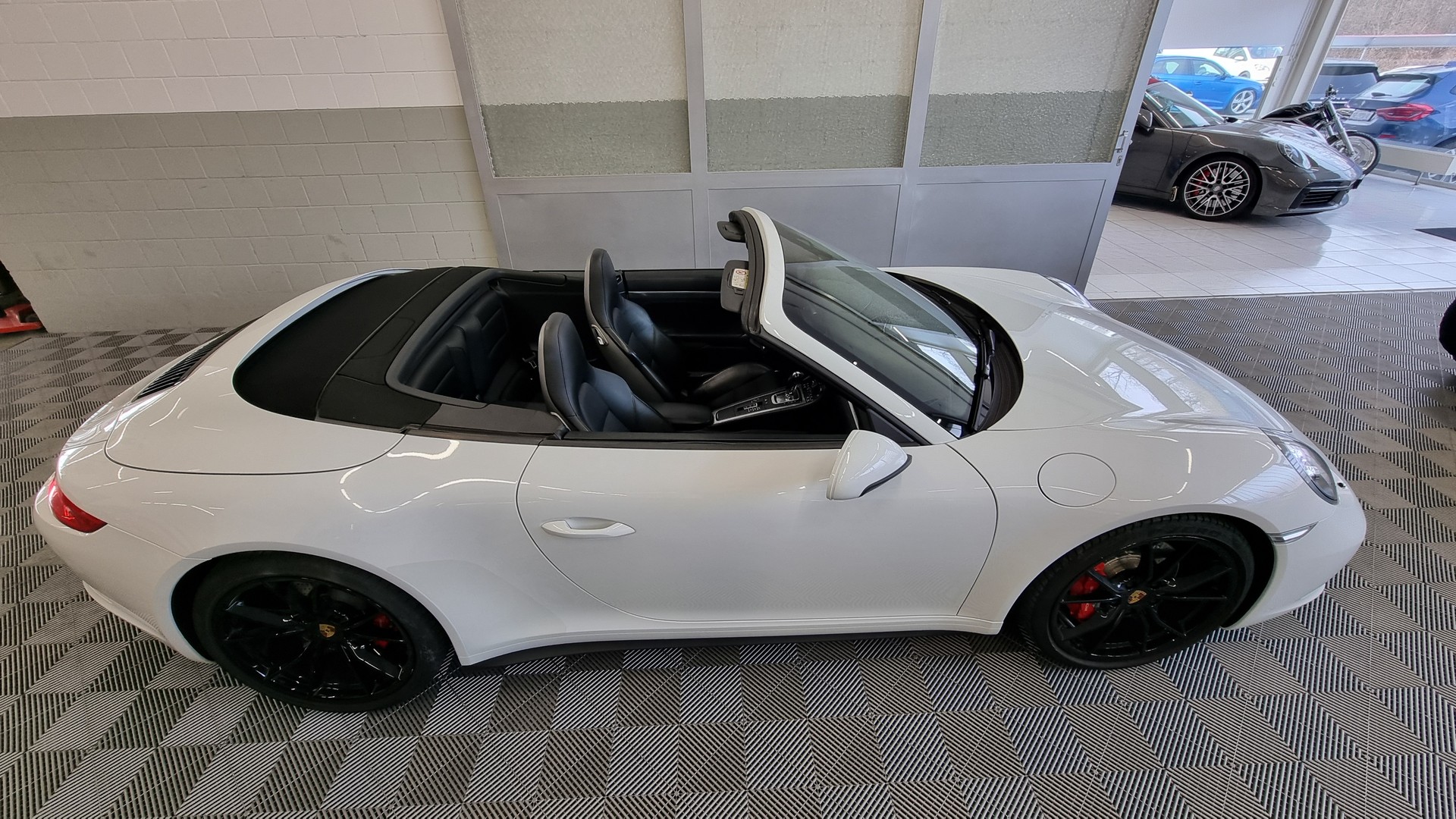 PORSCHE 911 Carrera 4S Cabrio PDK (991.2)-image-6
