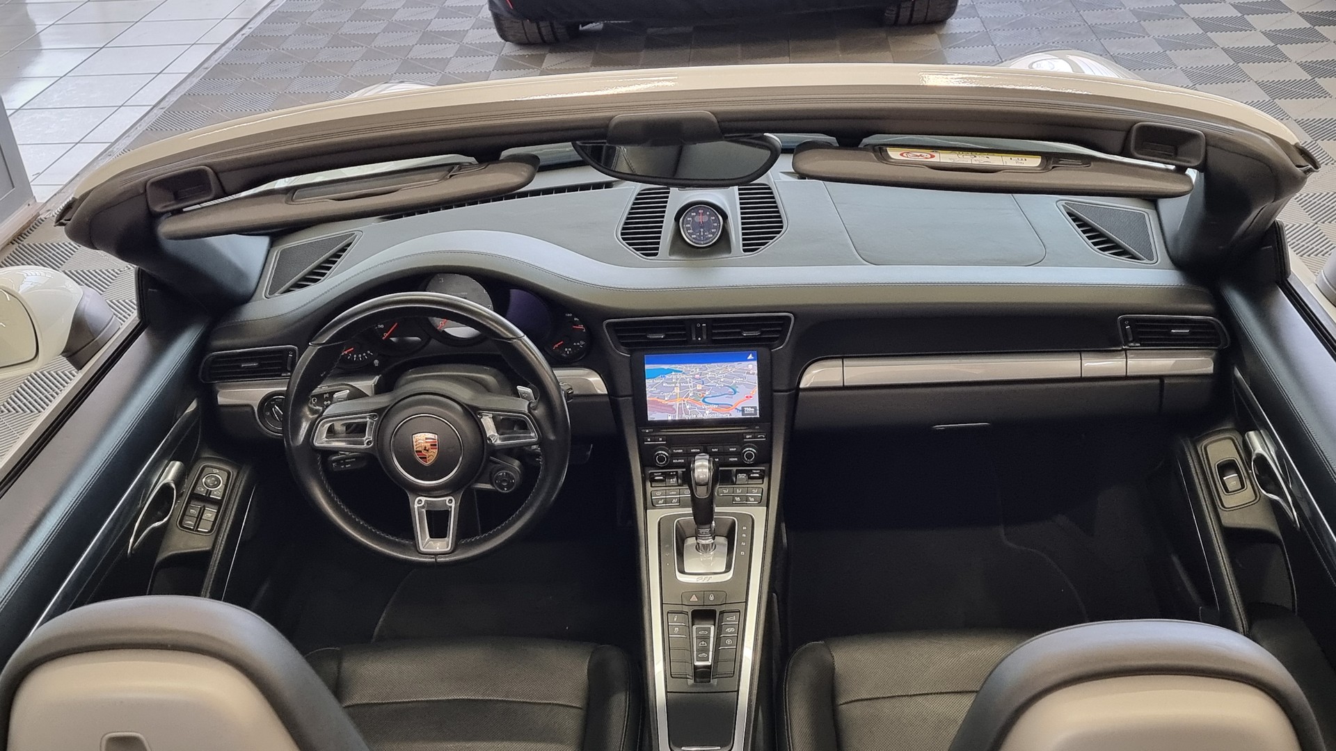 PORSCHE 911 Carrera 4S Cabrio PDK (991.2)-image-7