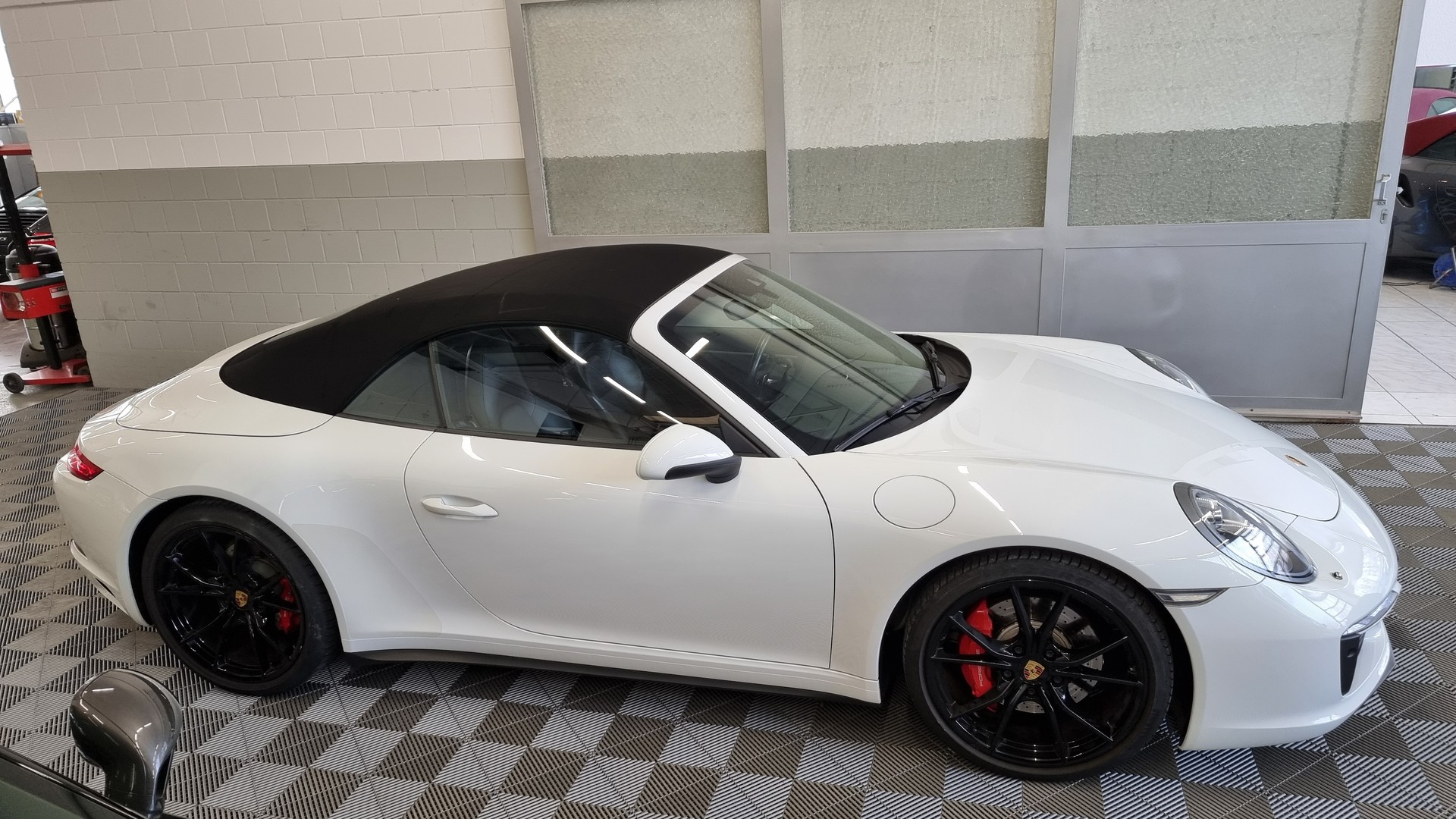 PORSCHE 911 Carrera 4S Cabrio PDK (991.2)-showroom-element-2