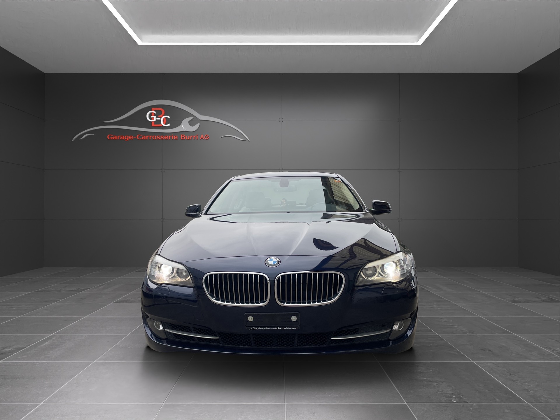 BMW 528i xDrive Steptronic-image-1
