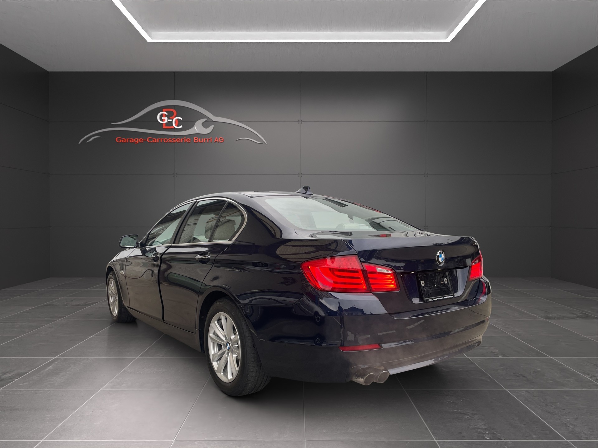 BMW 528i xDrive Steptronic-image-5