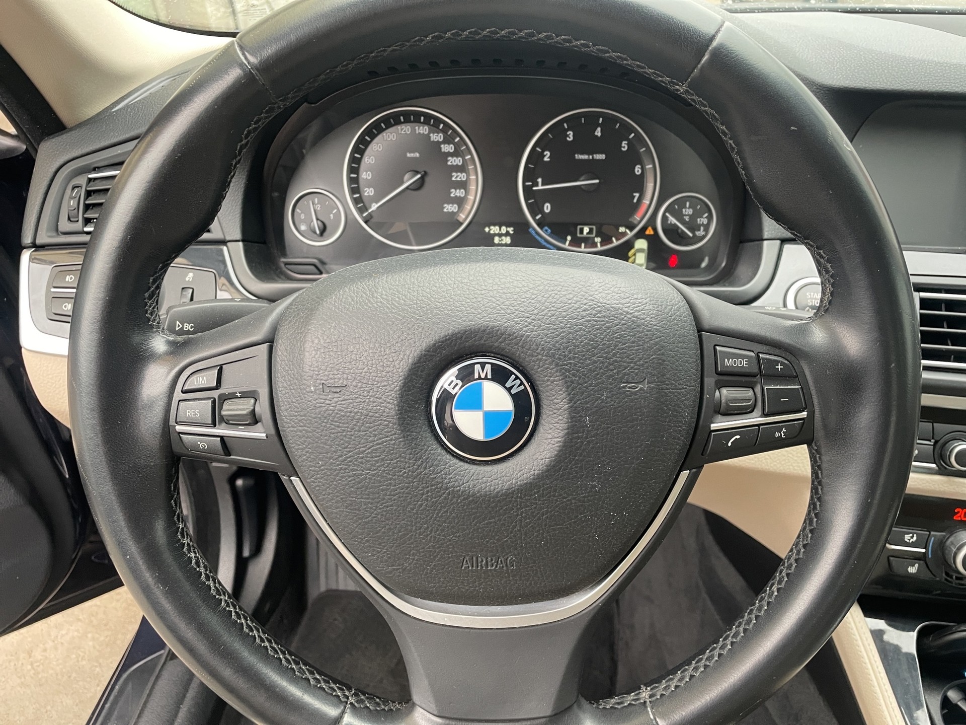 BMW 528i xDrive Steptronic-image-12