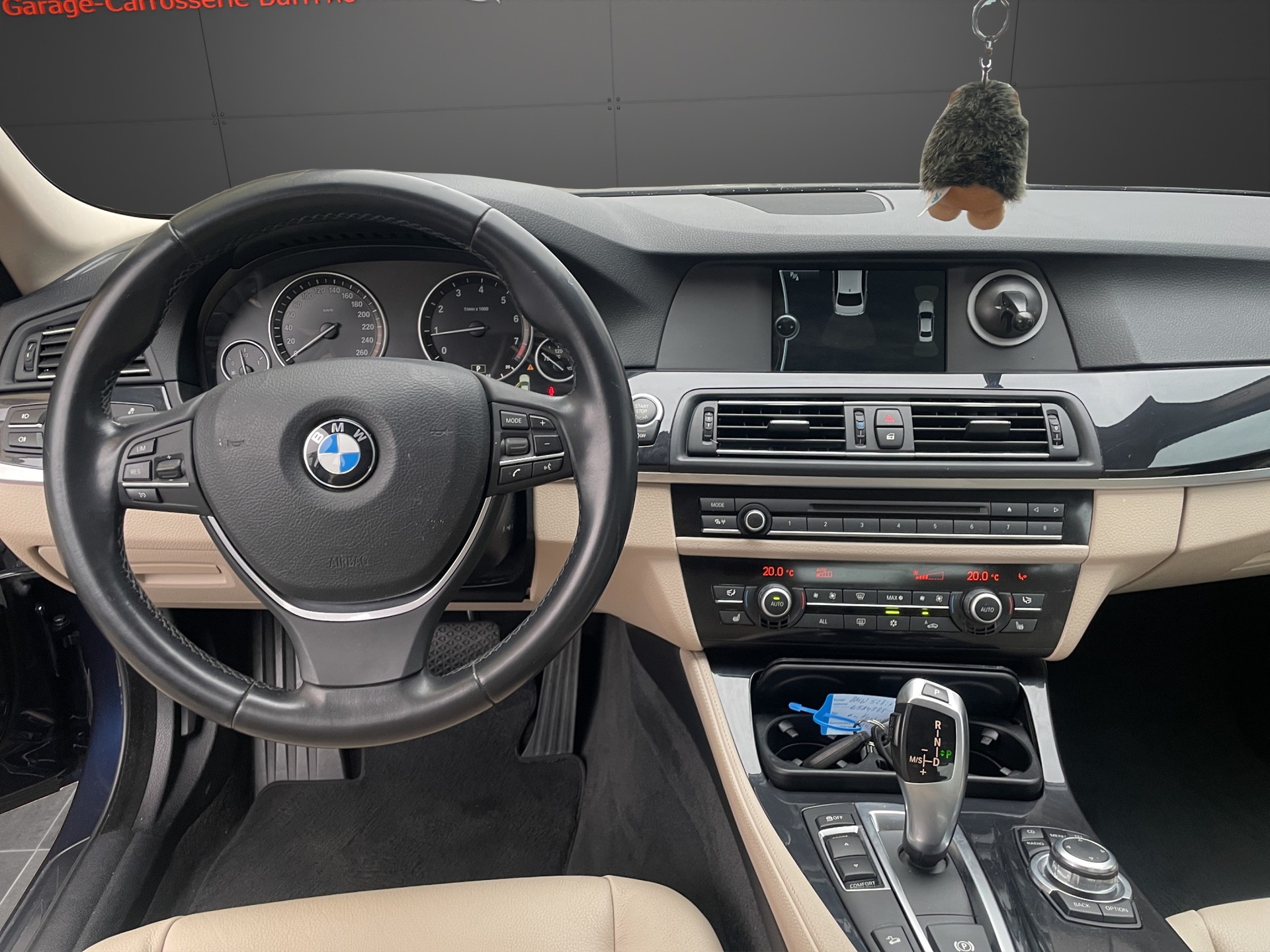 BMW 528i xDrive Steptronic-image-9