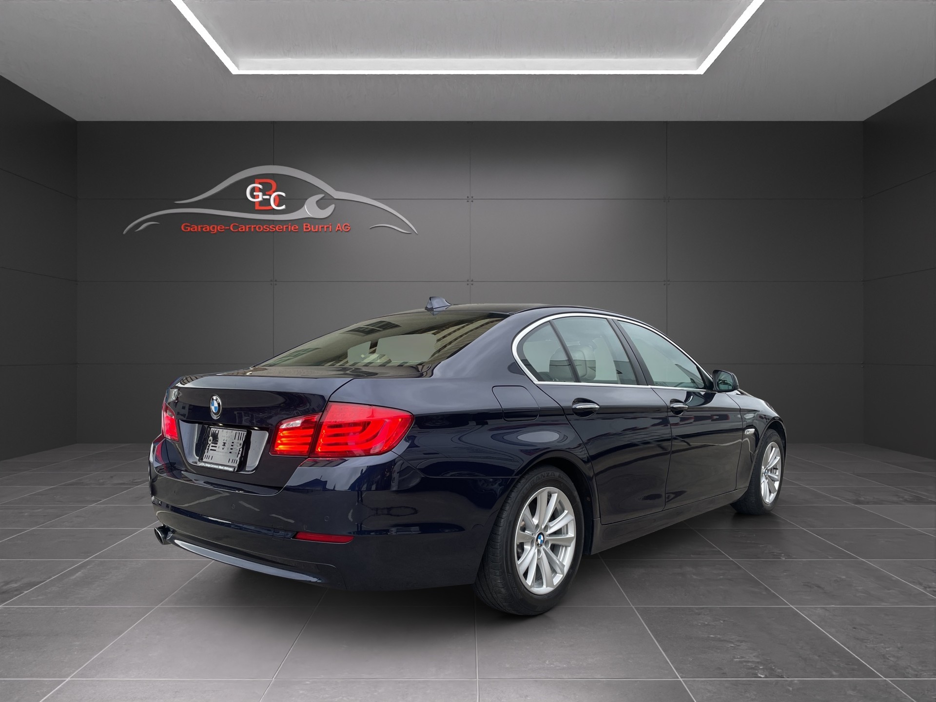 BMW 528i xDrive Steptronic-image-3