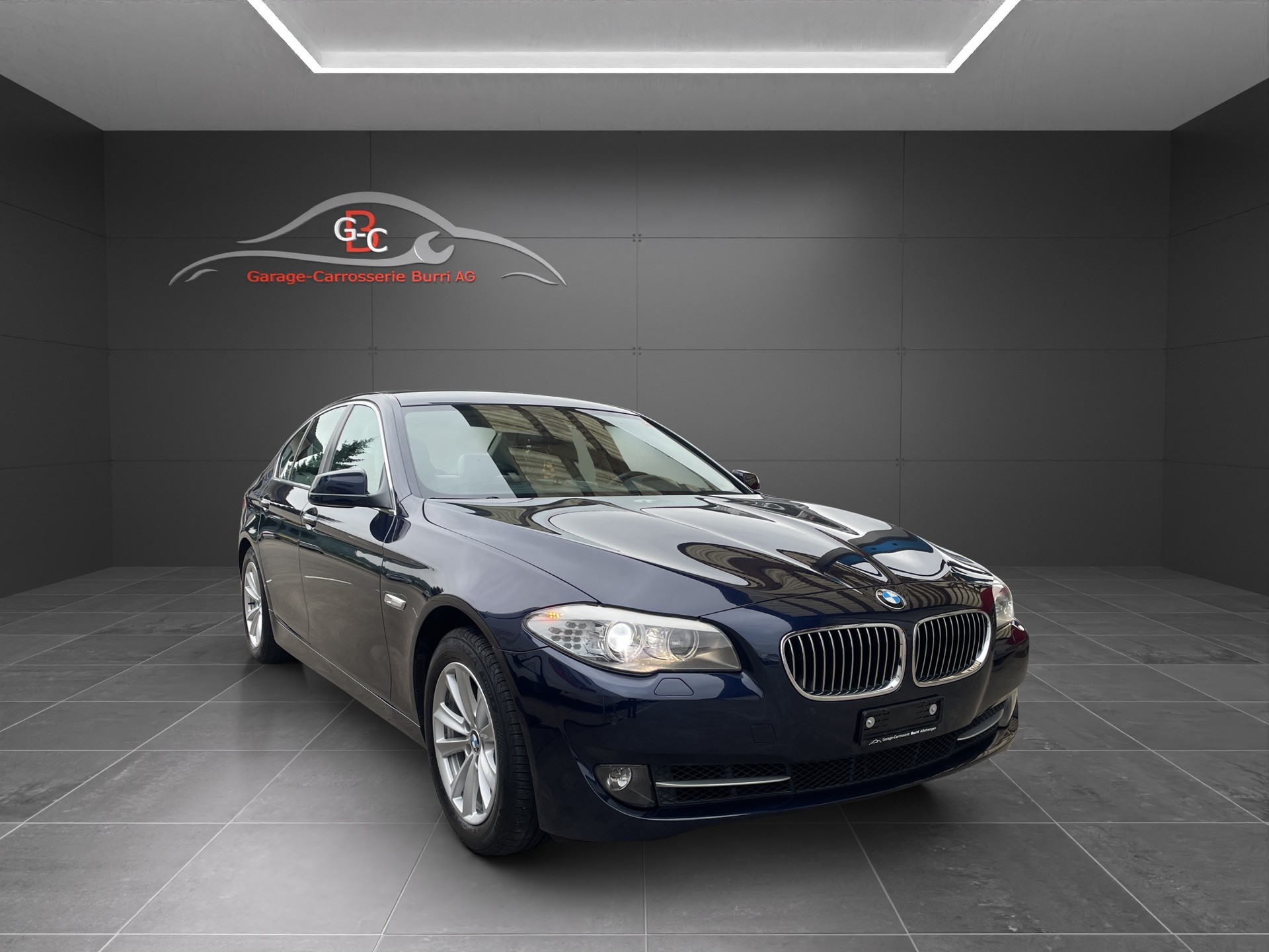BMW 528i xDrive Steptronic-image-2