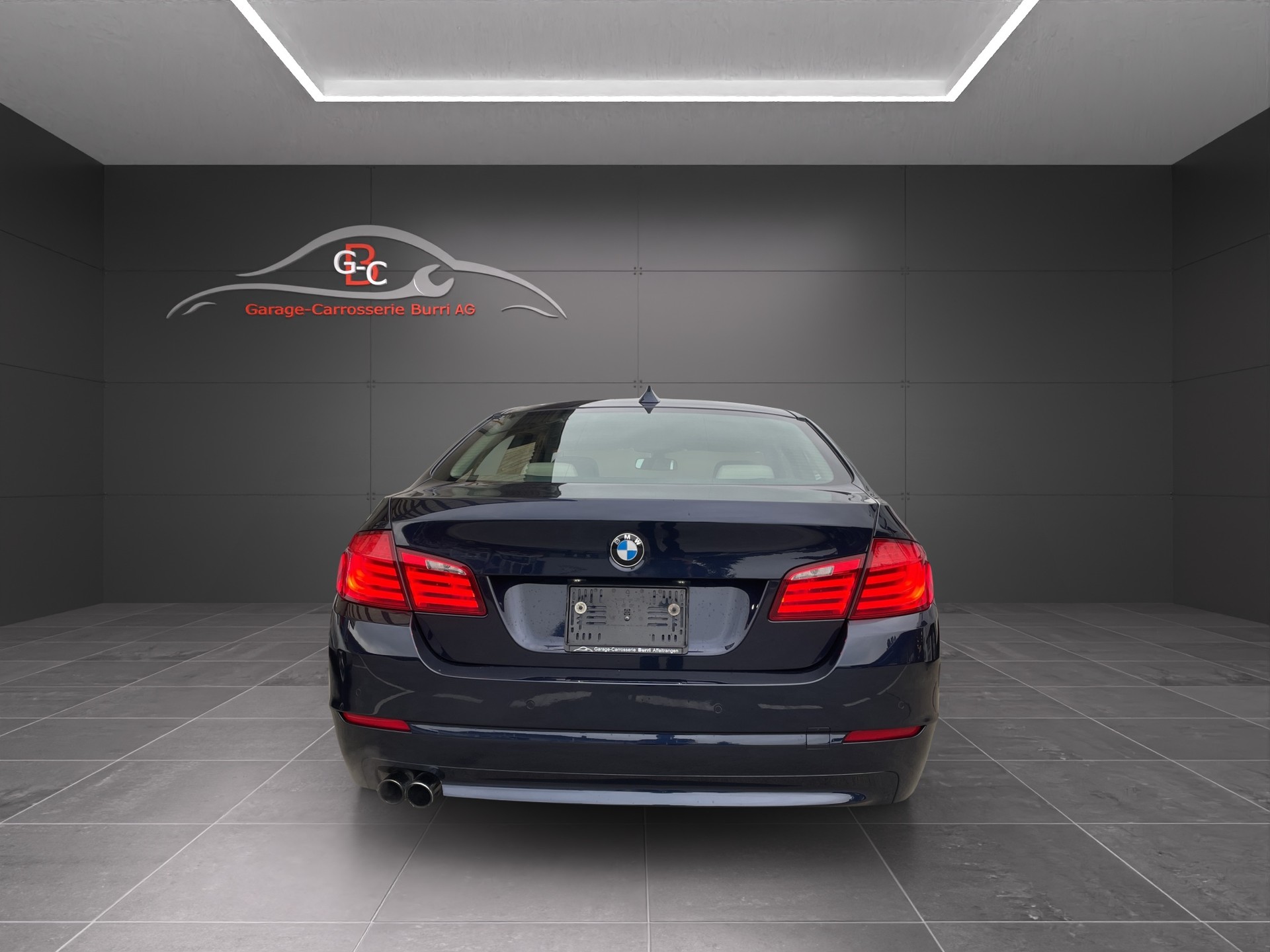 BMW 528i xDrive Steptronic-image-4