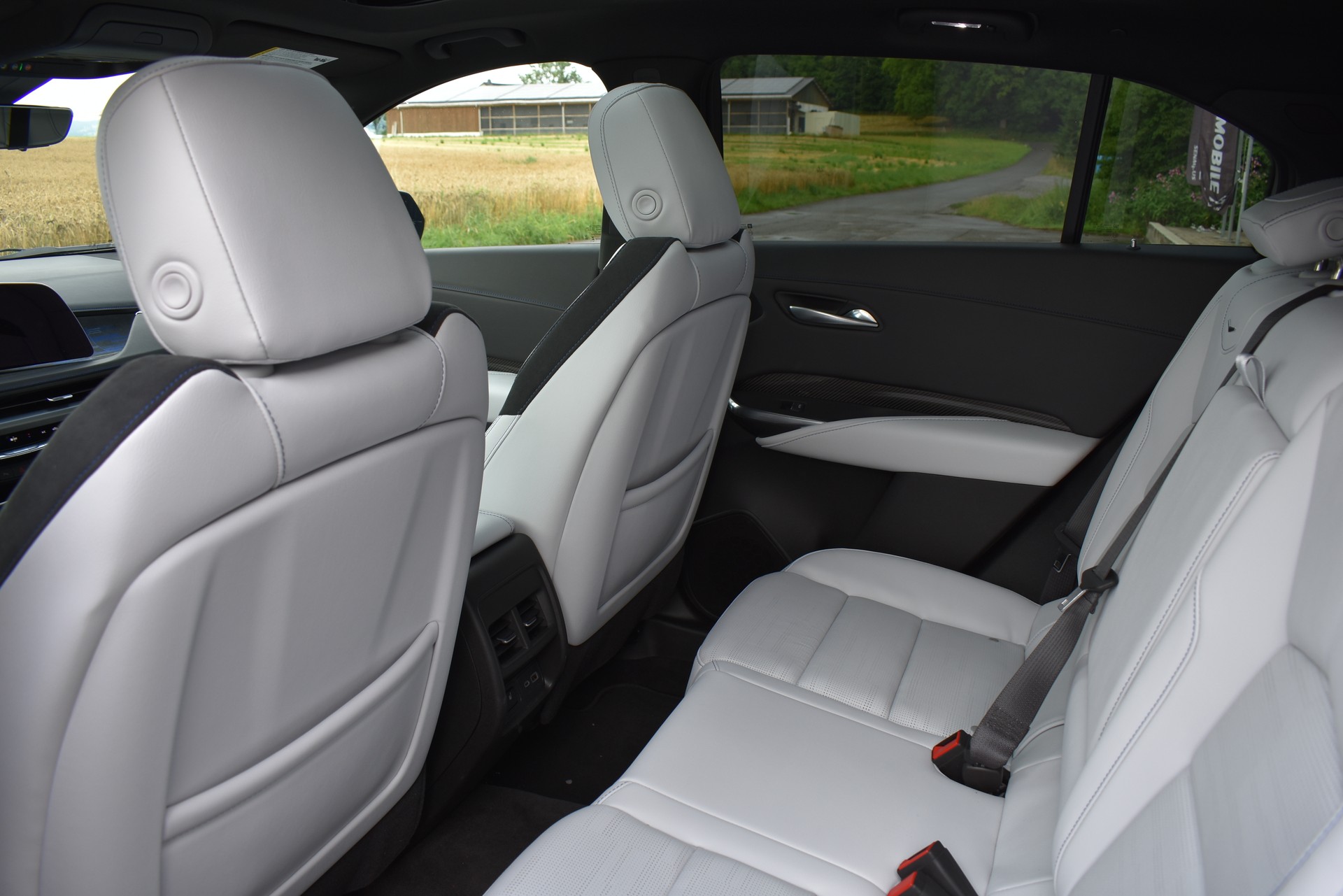 CADILLAC XT4 Sport-image-8