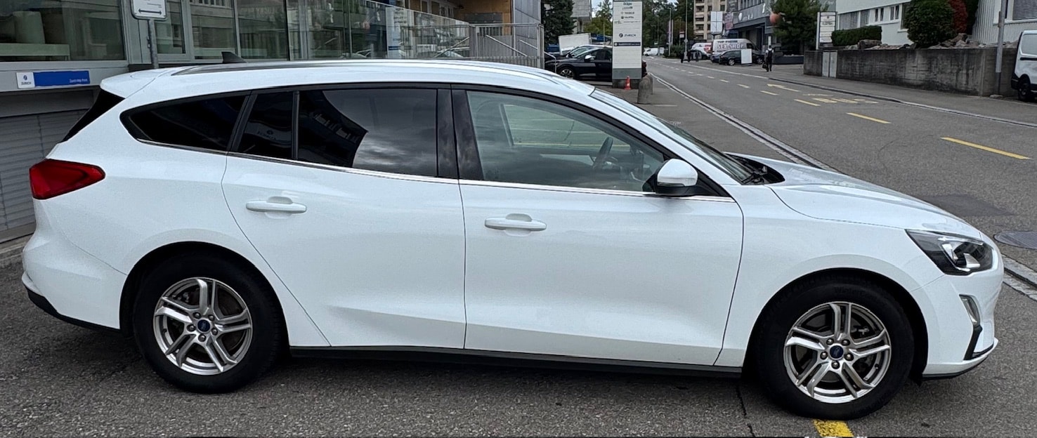 FORD Focus 1.0 SCTi Cool Connect Automatic-showroom-element-3