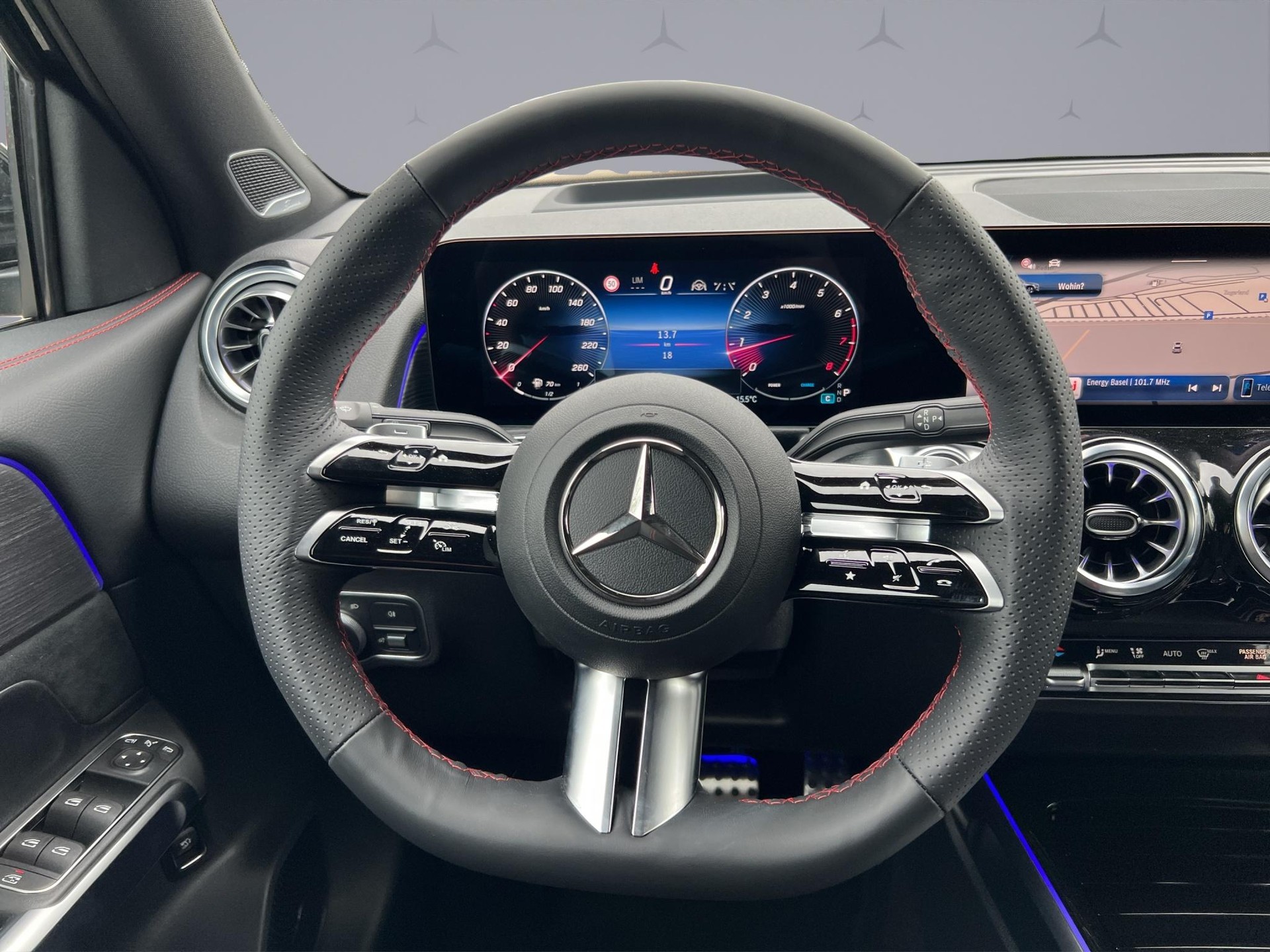 MERCEDES-BENZ GLB 250 AMG Line 4matic-image-10