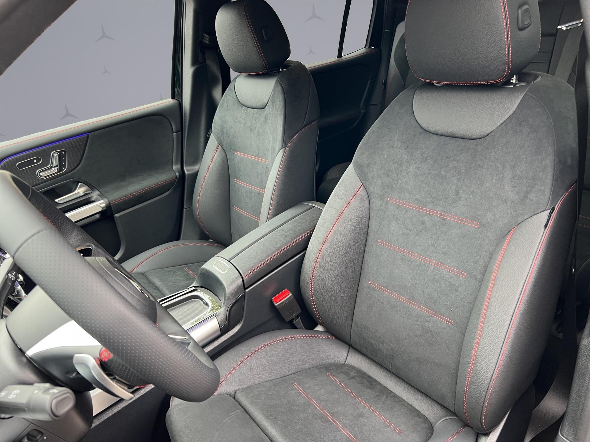 MERCEDES-BENZ GLB 250 AMG Line 4matic-image-7