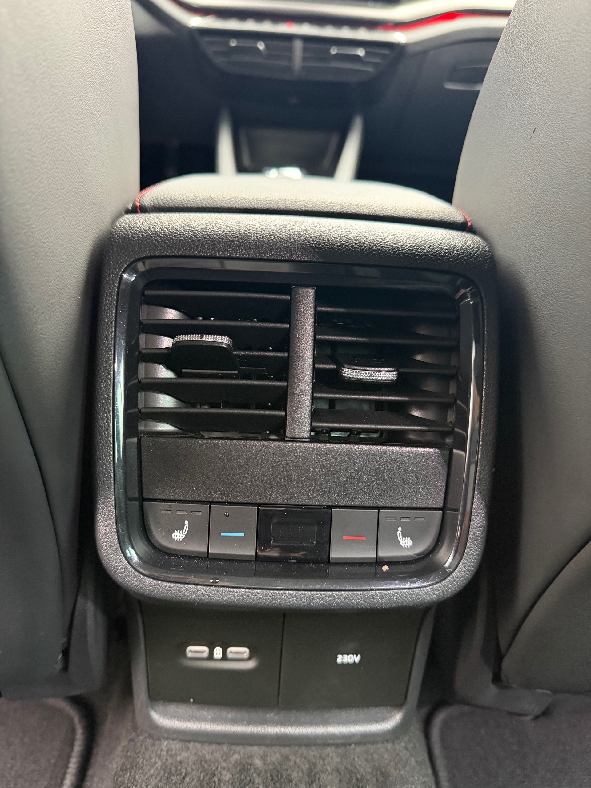 SKODA Octavia Combi 2.0 TSI DSG RS-image-19