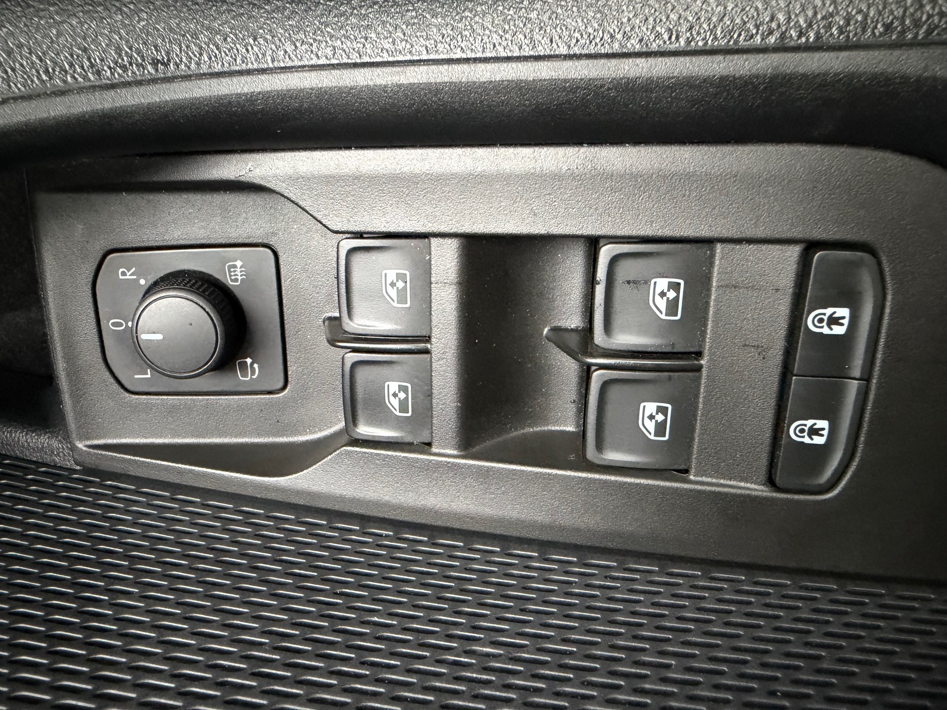 SKODA Octavia Combi 2.0 TSI DSG RS-image-18