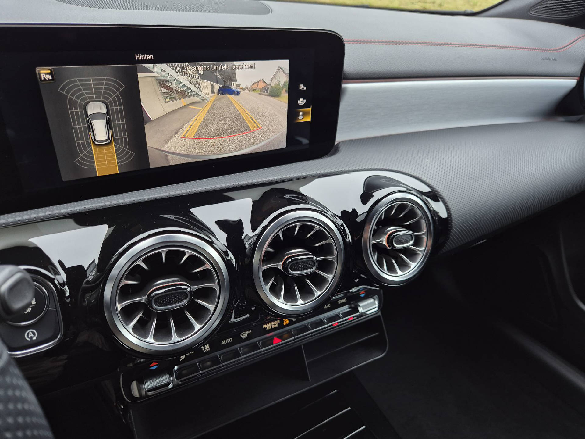MERCEDES-BENZ CLA 250 AMG Line 4matic Shooting Brake-image-10