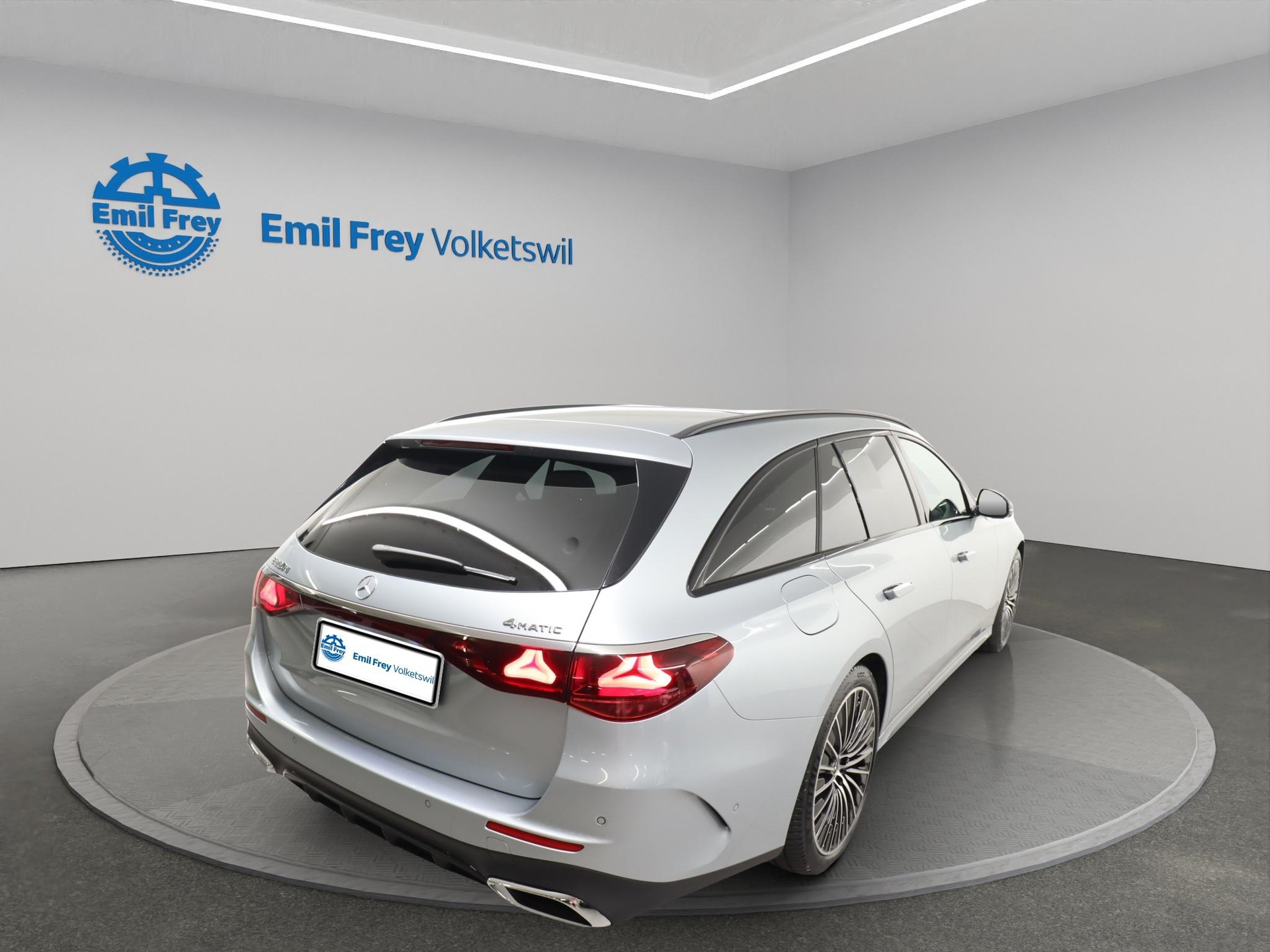 MERCEDES-BENZ E 220 d AMG Line 4Matic T-Modell-showroom-element-2