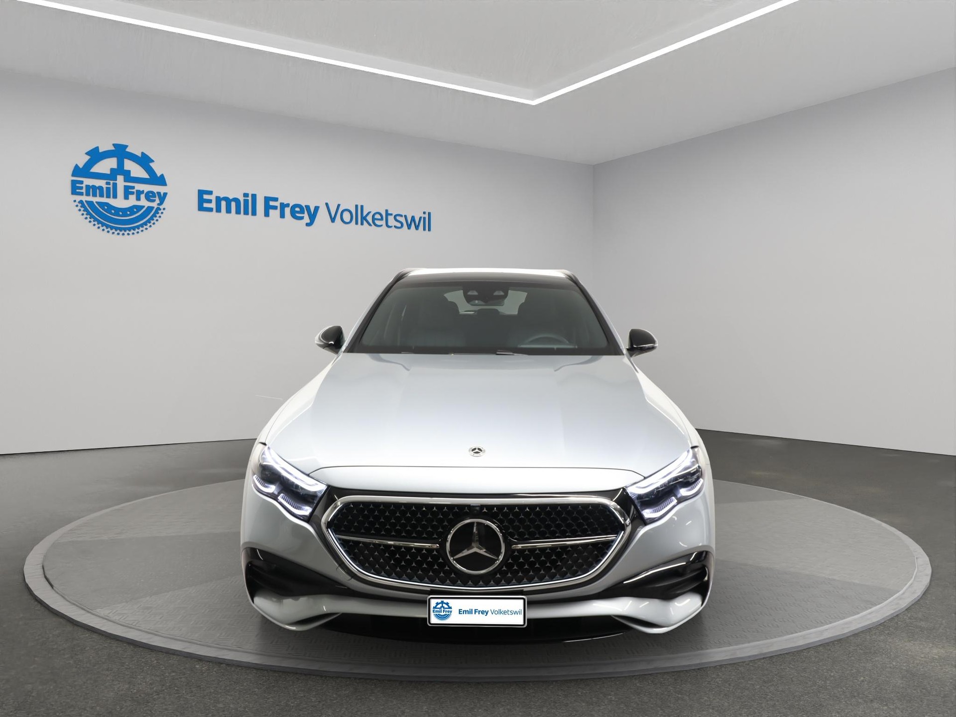 MERCEDES-BENZ E 220 d AMG Line 4Matic T-Modell-showroom-element-3