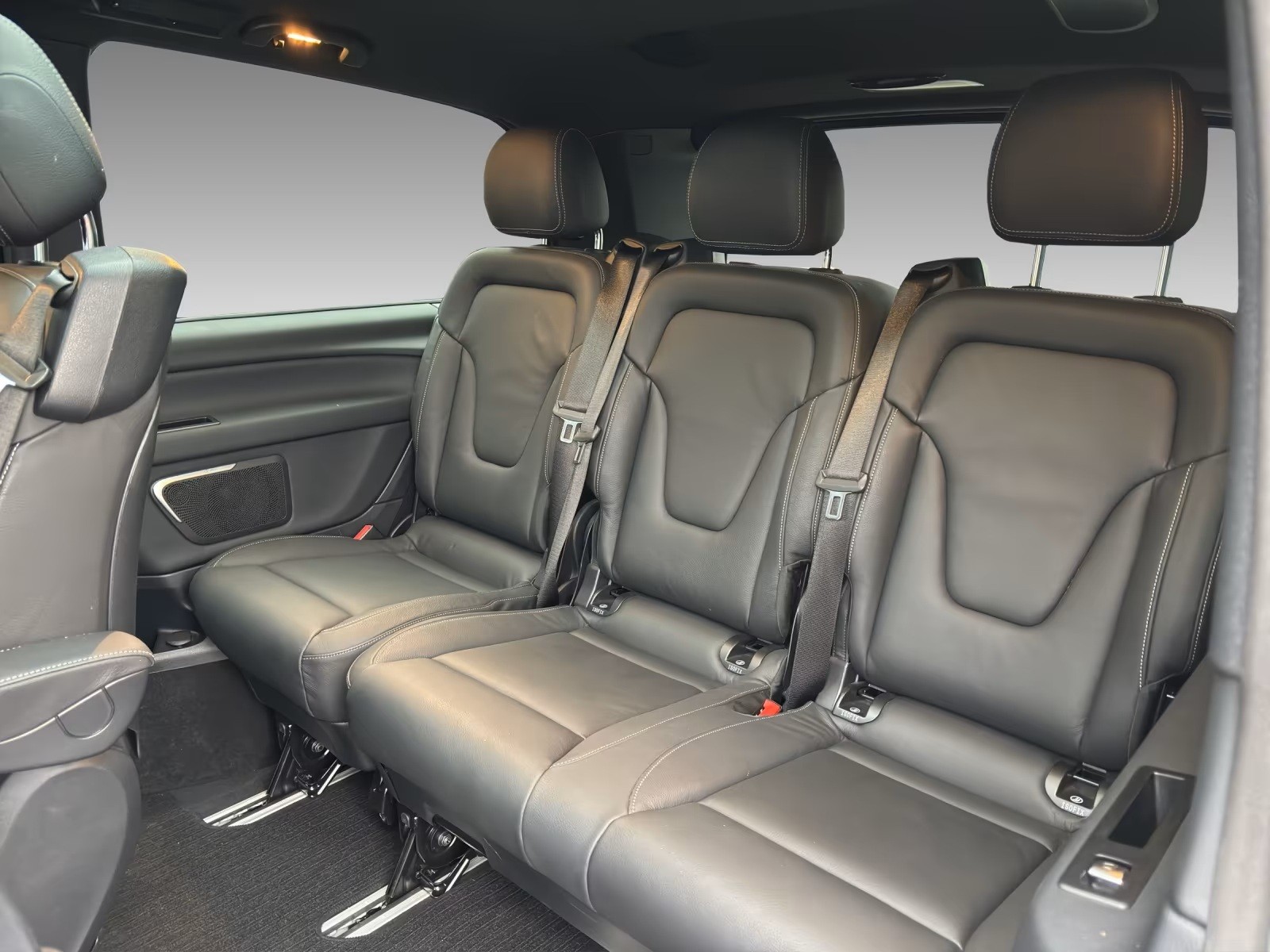 MERCEDES-BENZ V 300 d lang Avantgarde 4Matic 9G-Tronic-image-8