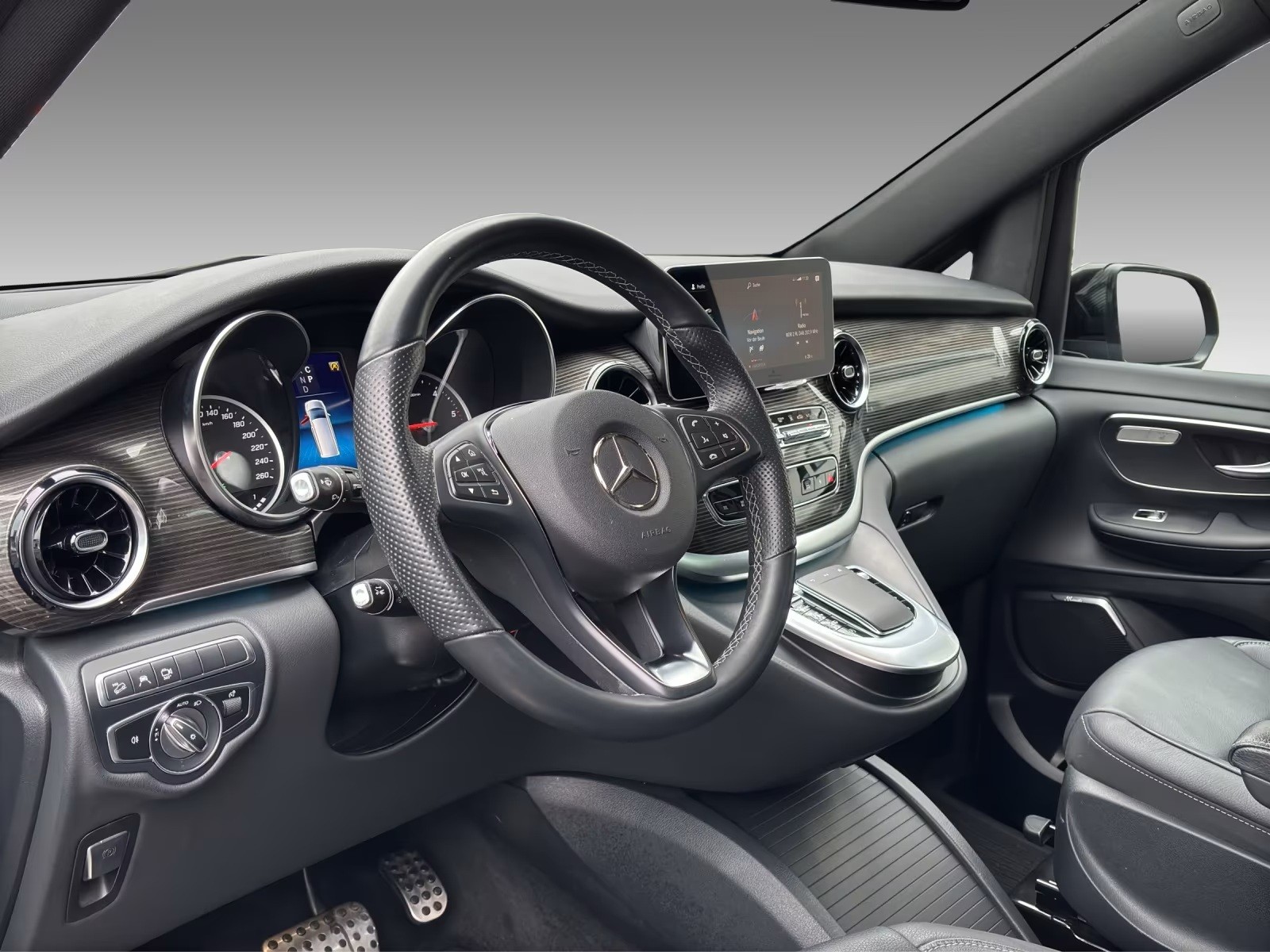 MERCEDES-BENZ V 300 d lang Avantgarde 4Matic 9G-Tronic-image-9