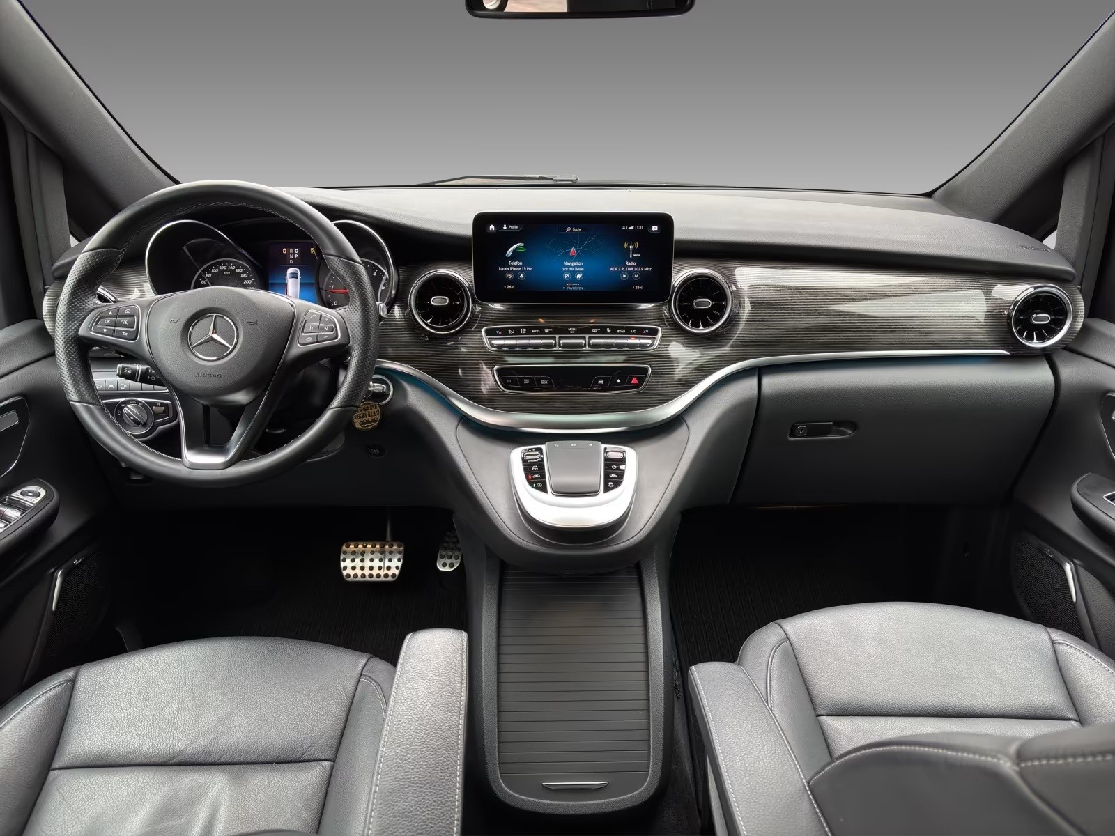MERCEDES-BENZ V 300 d lang Avantgarde 4Matic 9G-Tronic-showroom-element-3