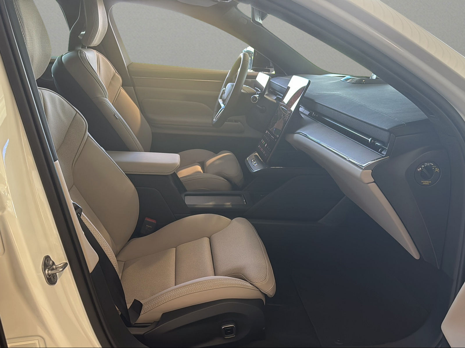 VOLVO ES90 Single 88 kWh Ultra-showroom-element-3