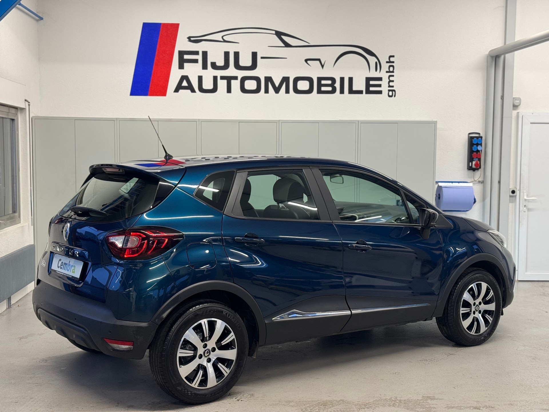 RENAULT Captur 0.9 12V Intens-image-3