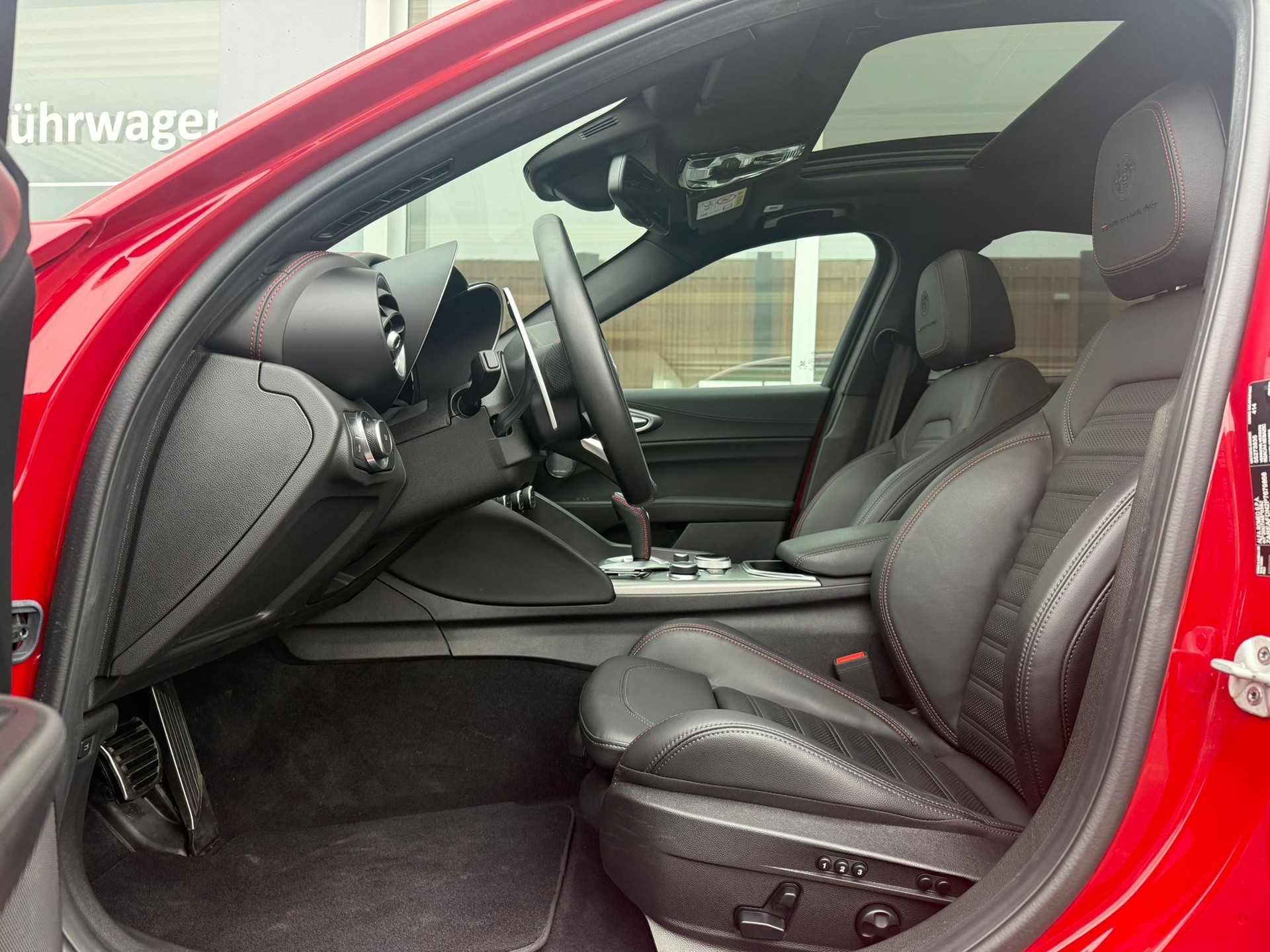 ALFA ROMEO Giulia 2.0 Competizione Pack Sky 280PS Q4 AT8 MY23/24-image-8