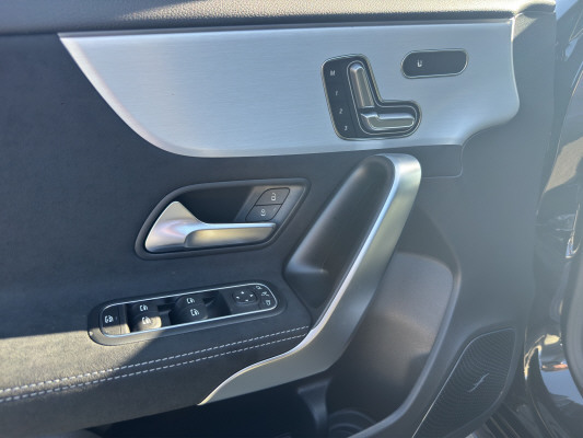 MERCEDES-BENZ A 250 4Matic 8G-DCT-image-9