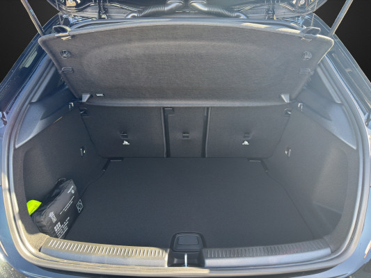 MERCEDES-BENZ A 250 4Matic 8G-DCT-image-12