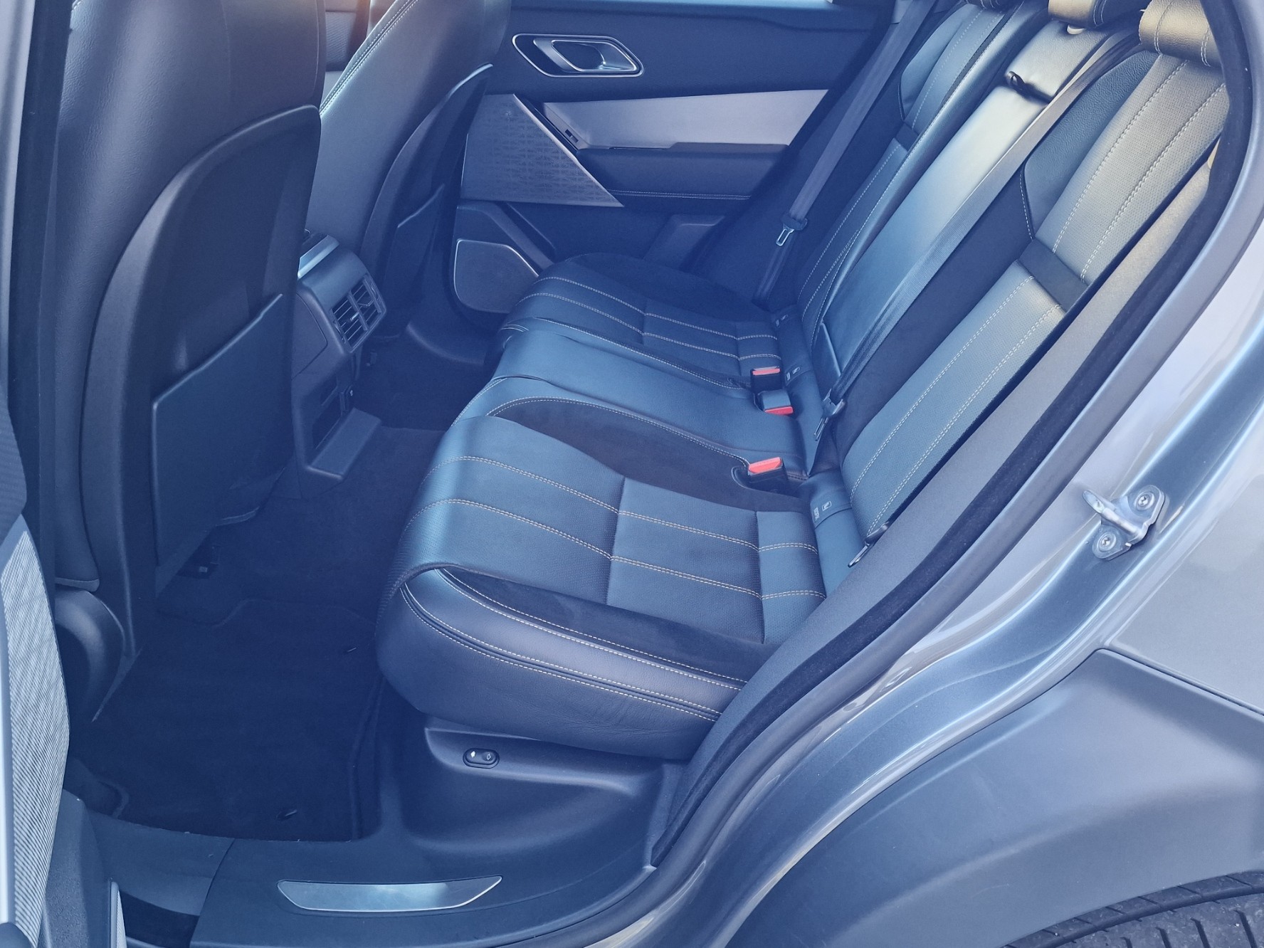 LAND ROVER Range Rover Velar R-Dynamic D 240 SE Automatic-image-13