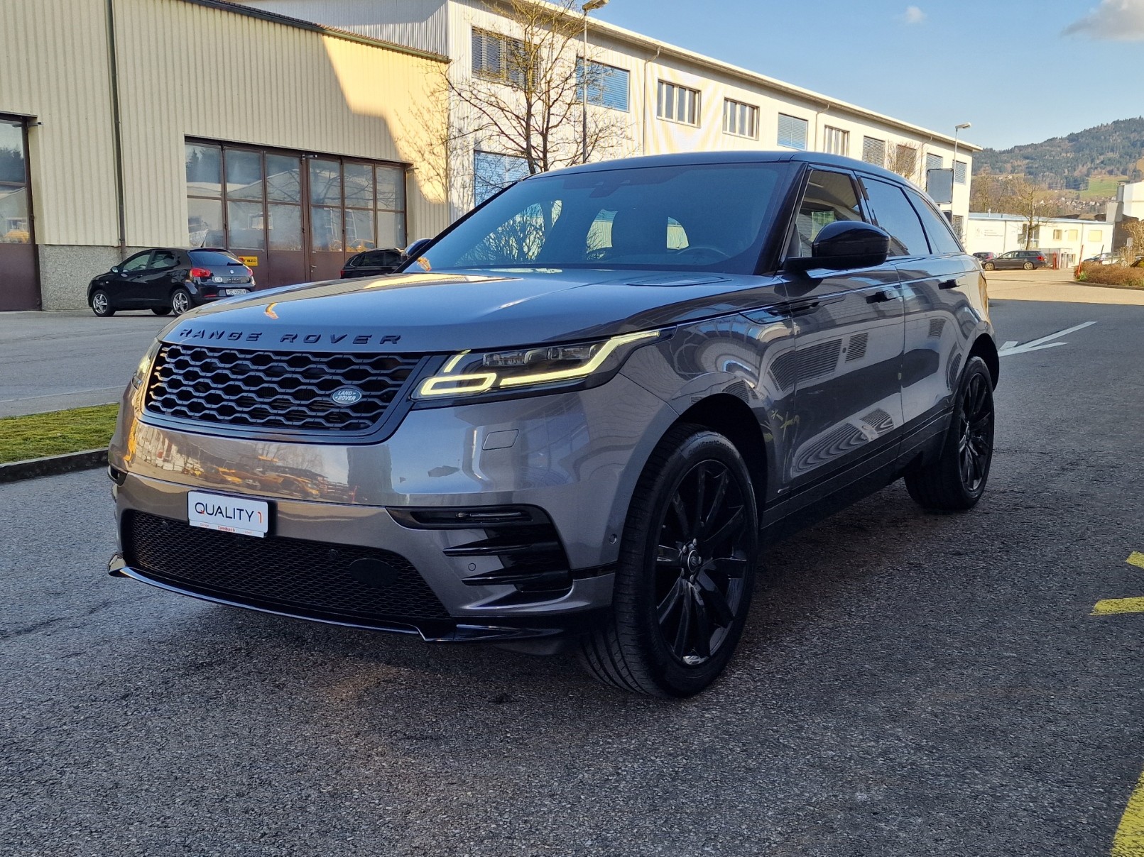 LAND ROVER Range Rover Velar R-Dynamic D 240 SE Automatic-image-1