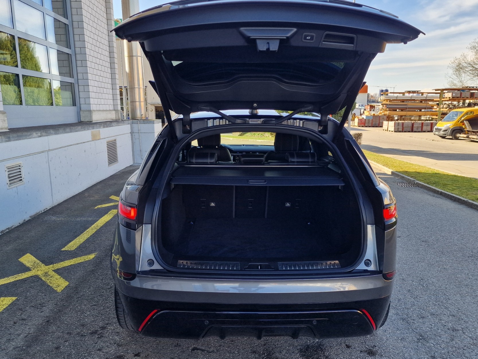 LAND ROVER Range Rover Velar R-Dynamic D 240 SE Automatic-image-14
